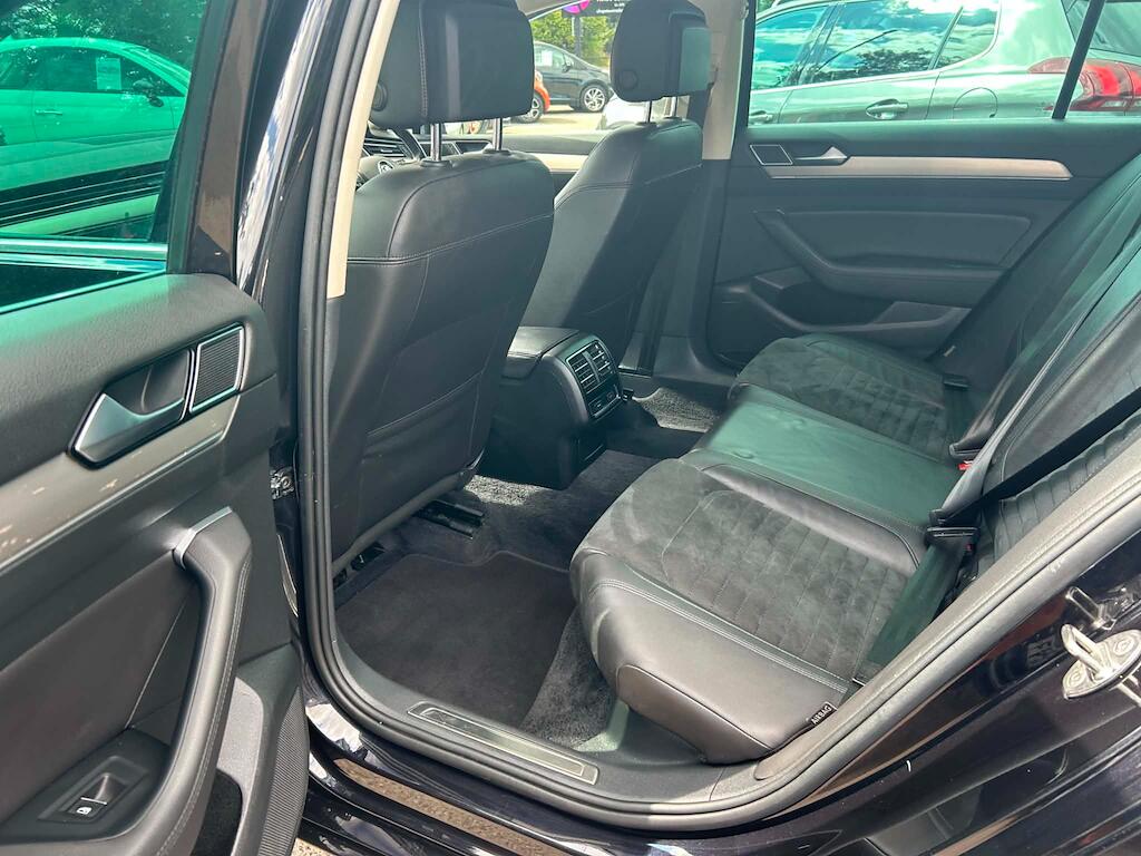 Volkswagen Passat view 15