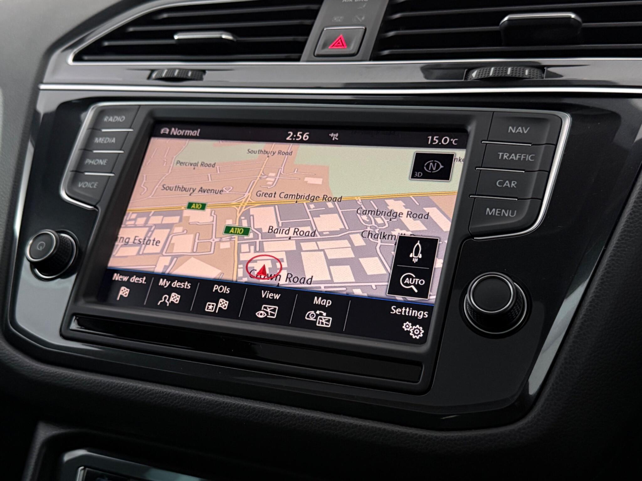 Volkswagen Tiguan view 24