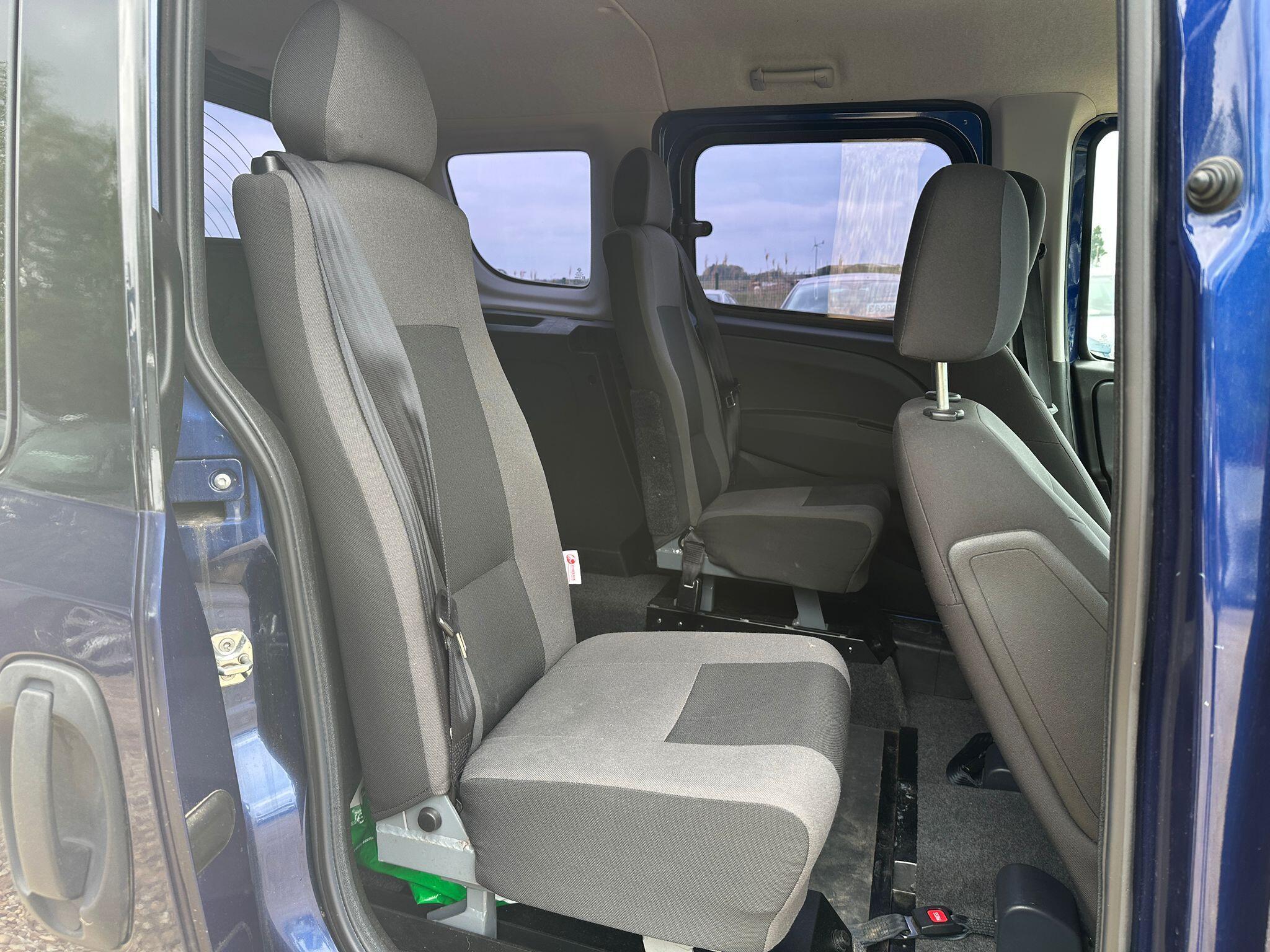 Fiat Doblo view 9