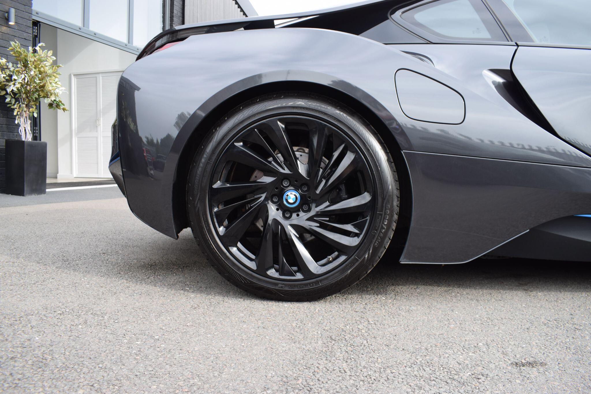 BMW I8 view 36