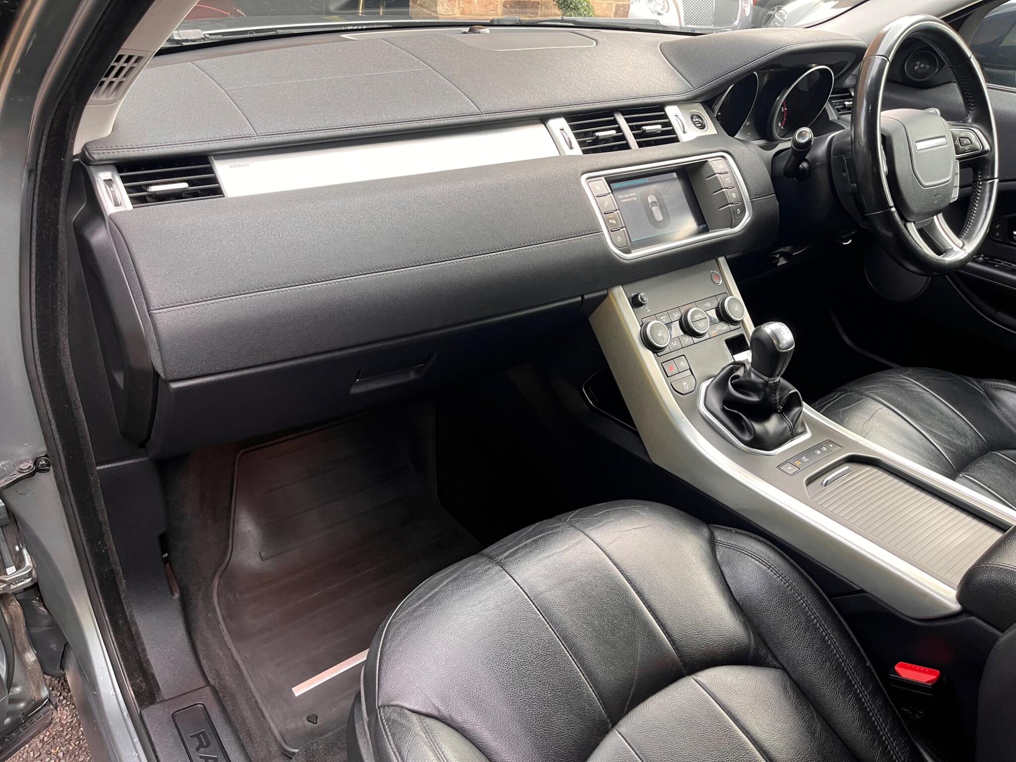Land Rover Range Rover Evoque view 32