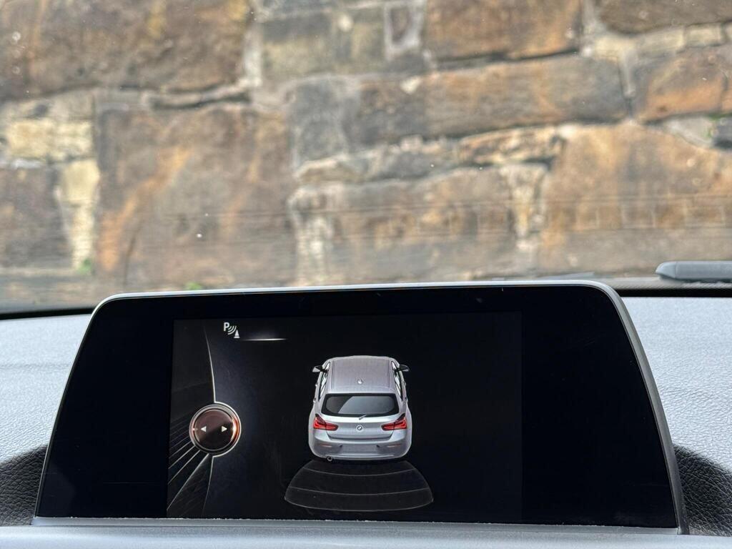 BMW 1 Series view 34