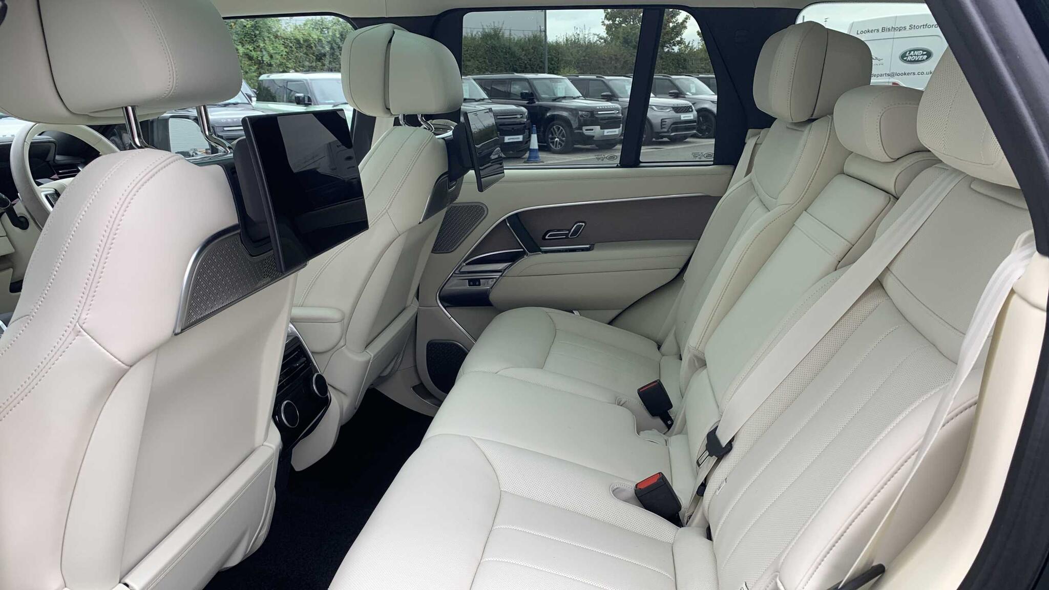 Land Rover Range Rover view 4