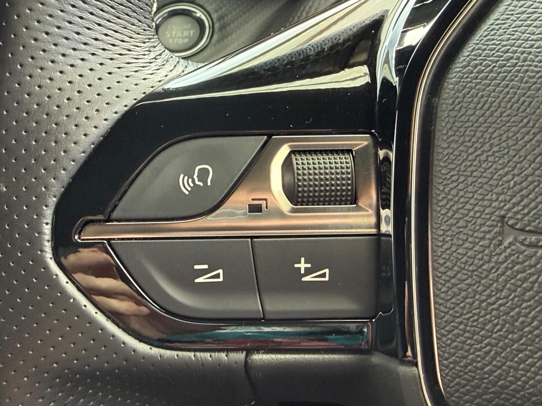 Peugeot E-208 view 20