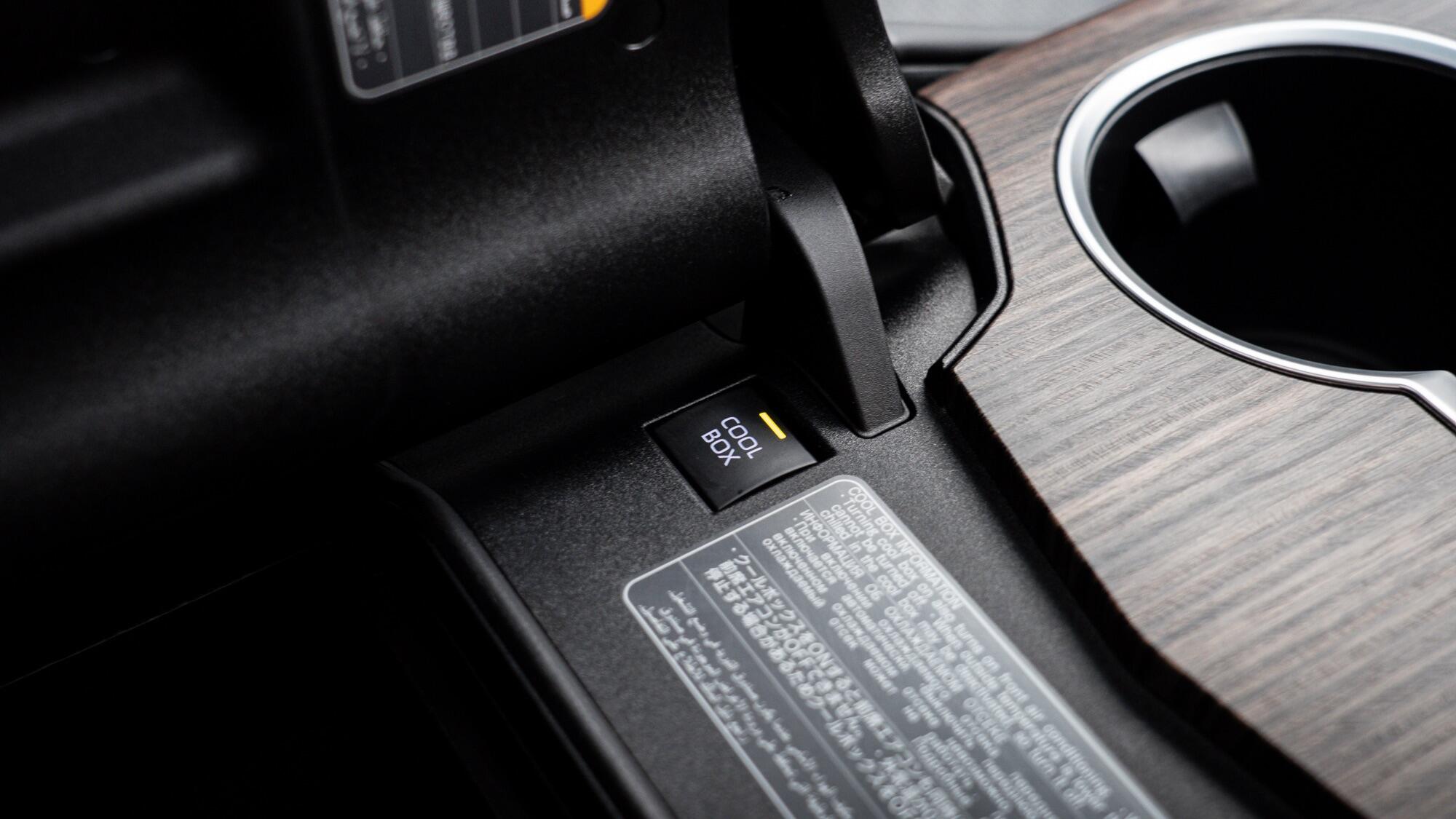Toyota Land Cruiser view 32