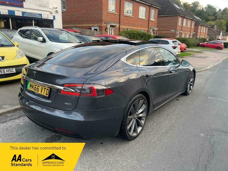 2016 Tesla Model S image 17