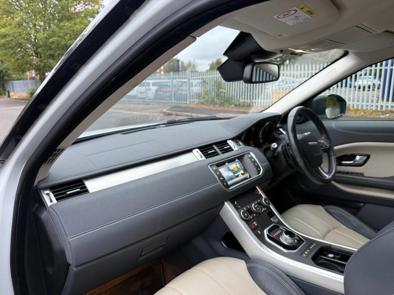 Land Rover Range Rover Evoque view 12
