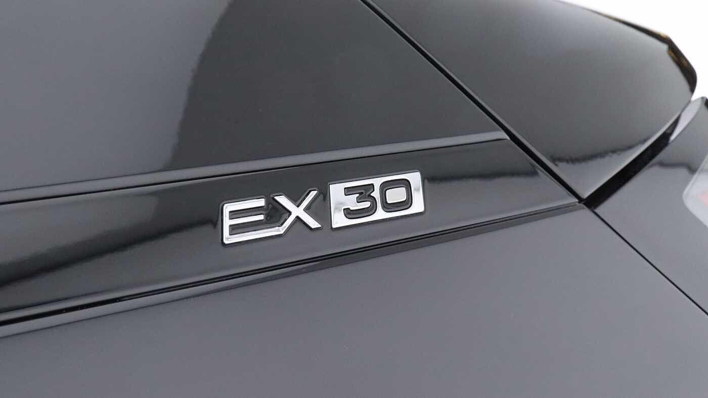 Volvo Ex30 view 34