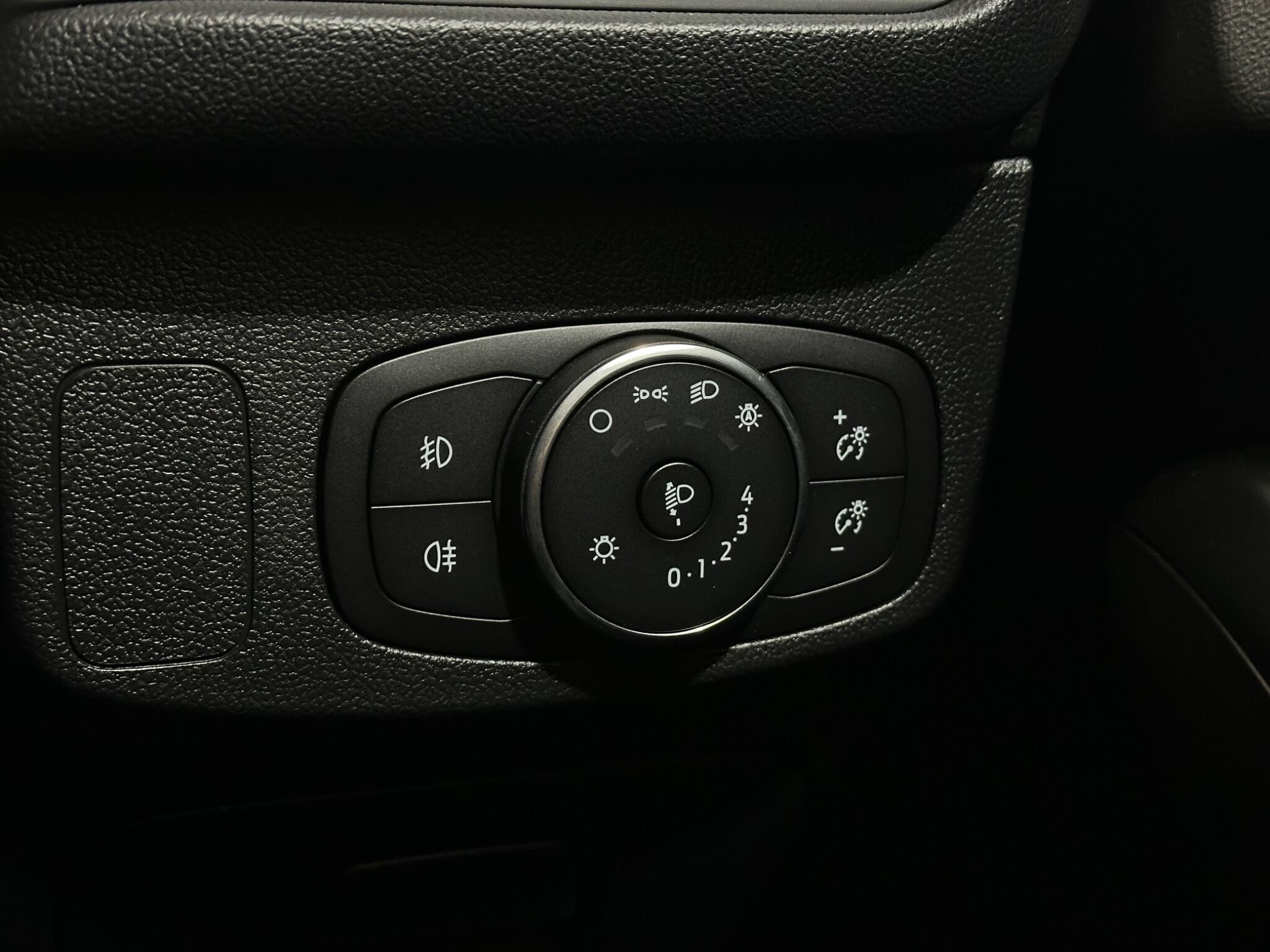 Ford Focus view 18