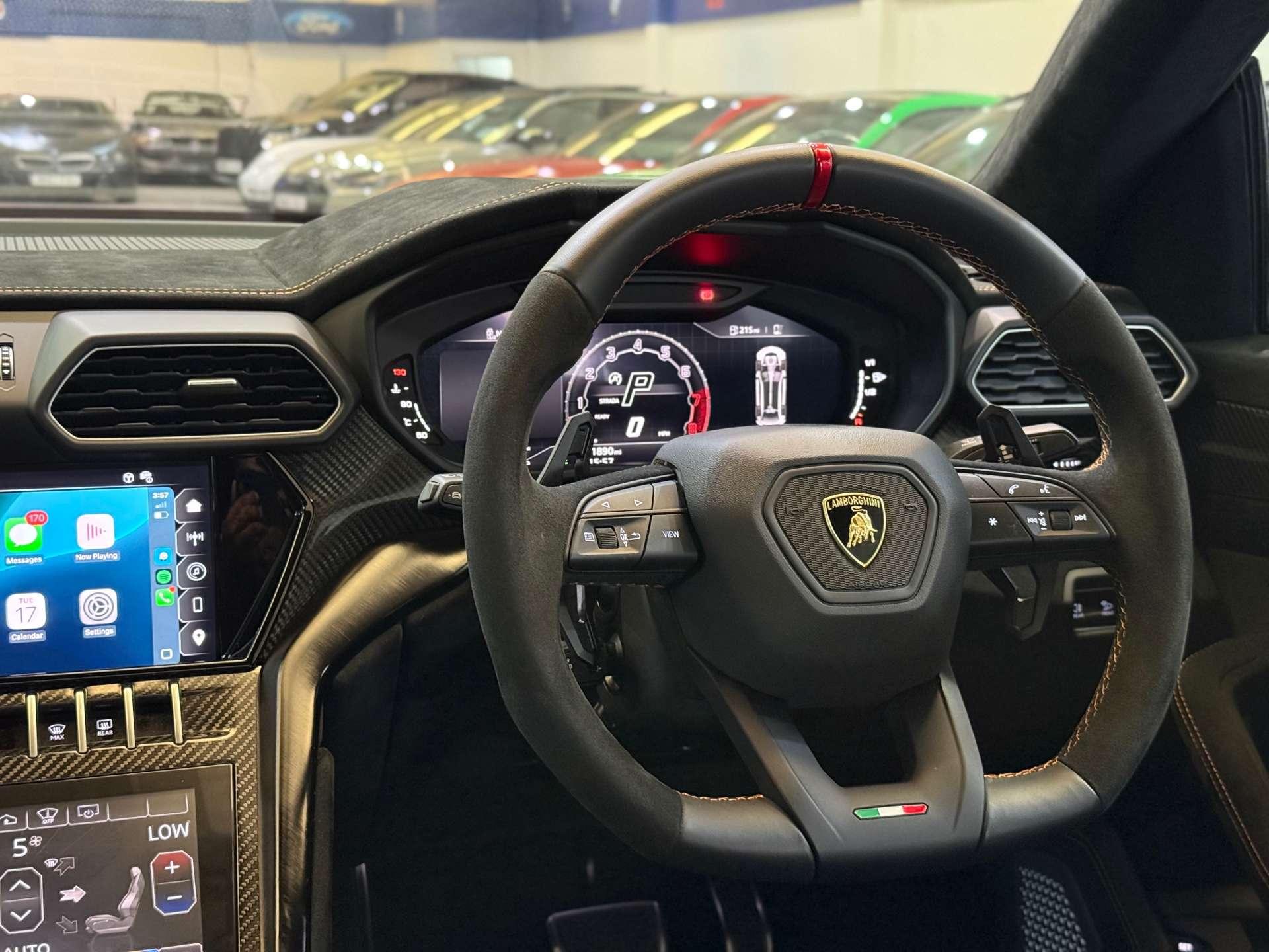 Lamborghini Urus view 41