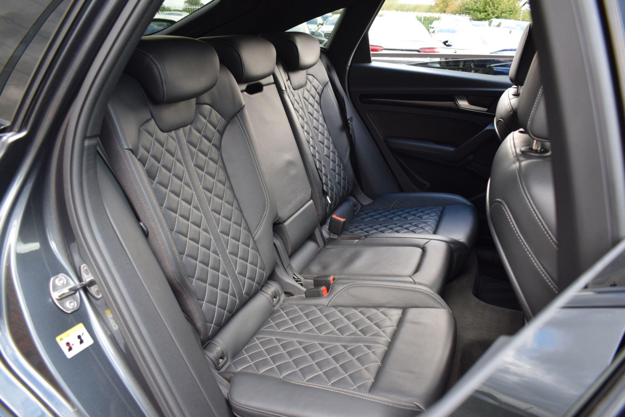 Audi Q5 view 20
