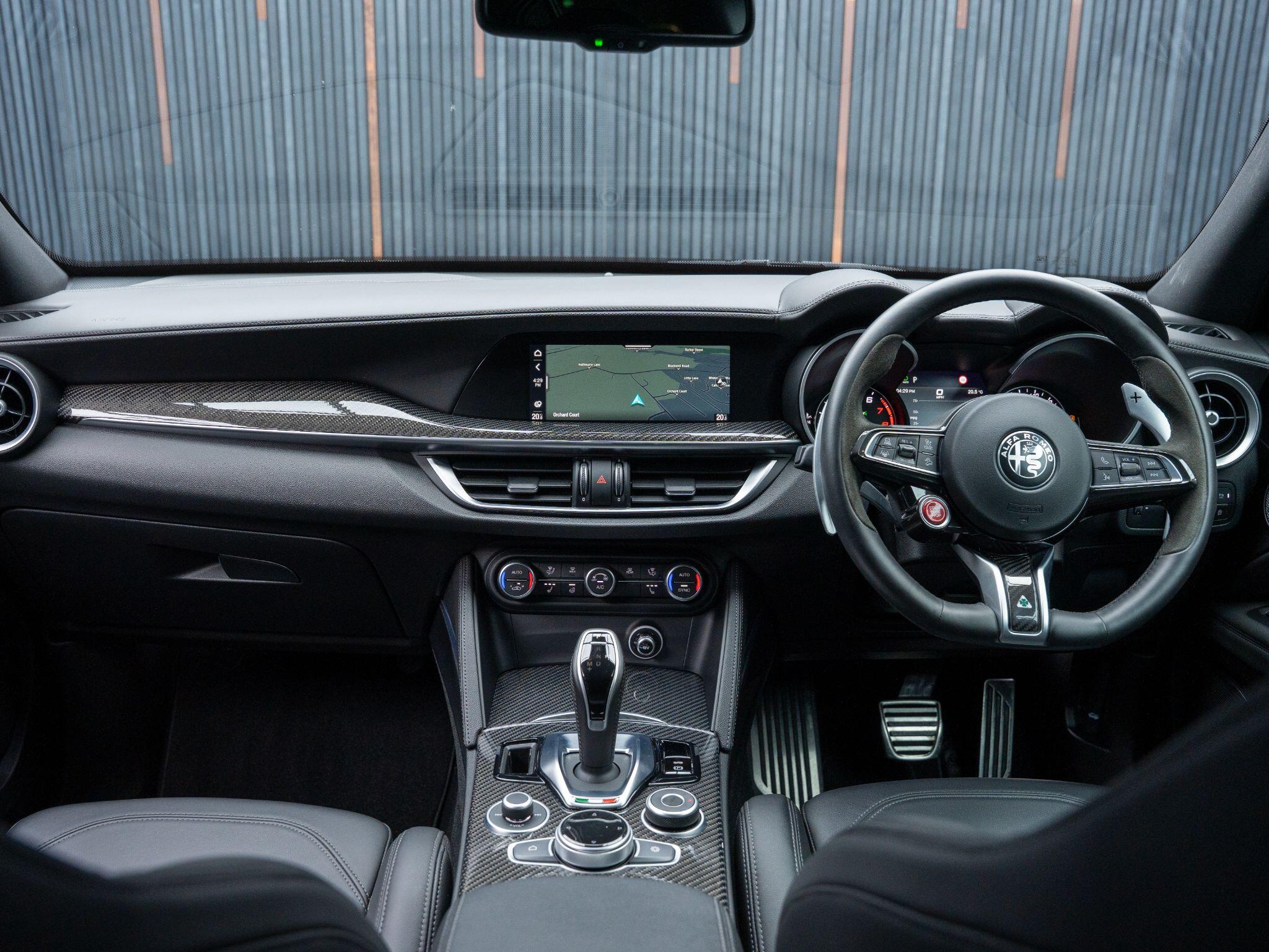 Alfa Romeo Stelvio view 55