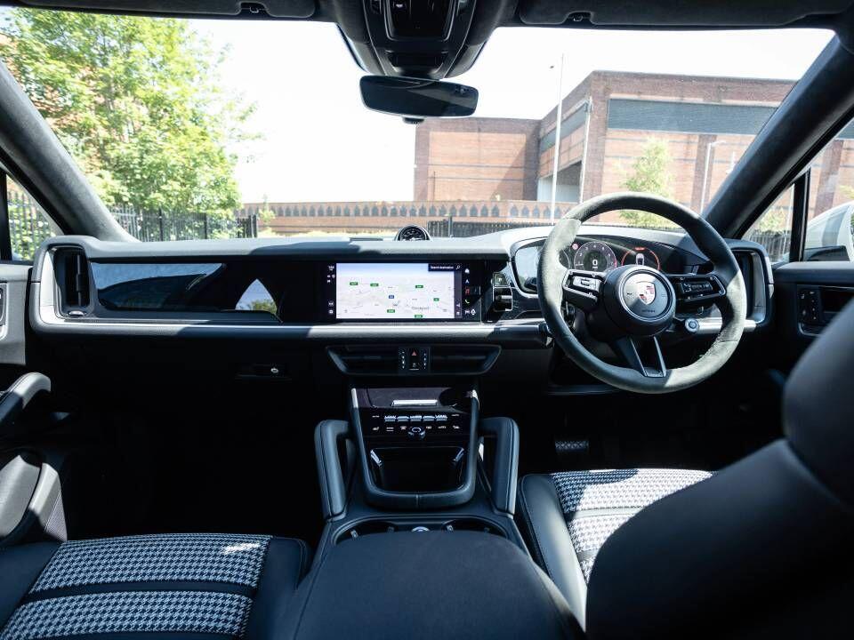 Porsche Cayenne view 47