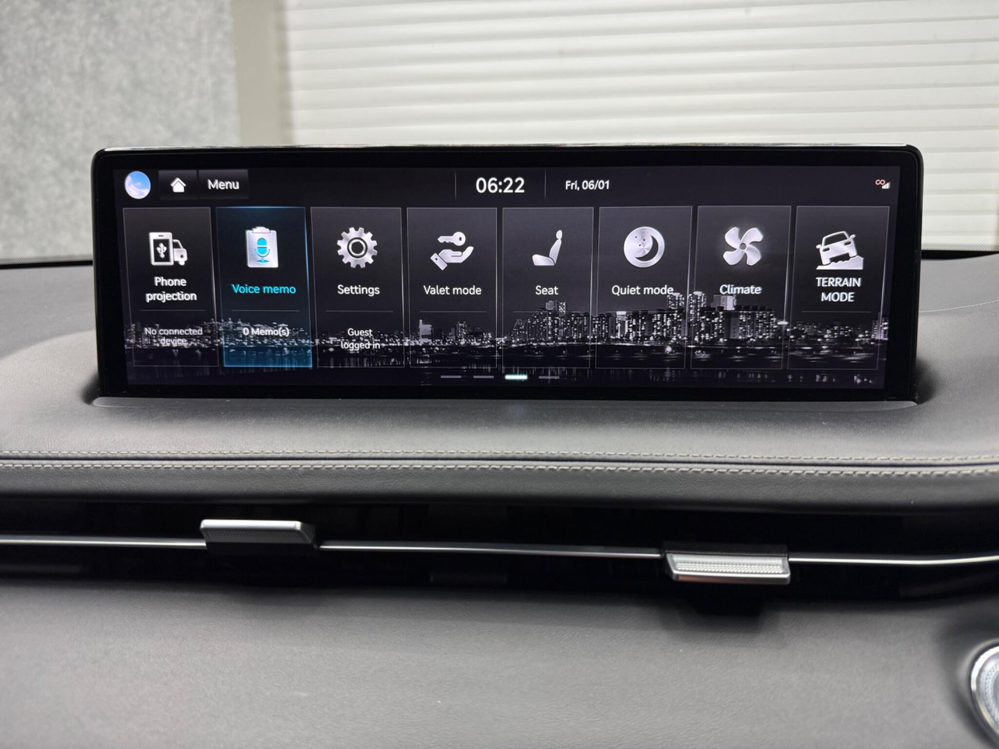 Genesis GV70 view 20