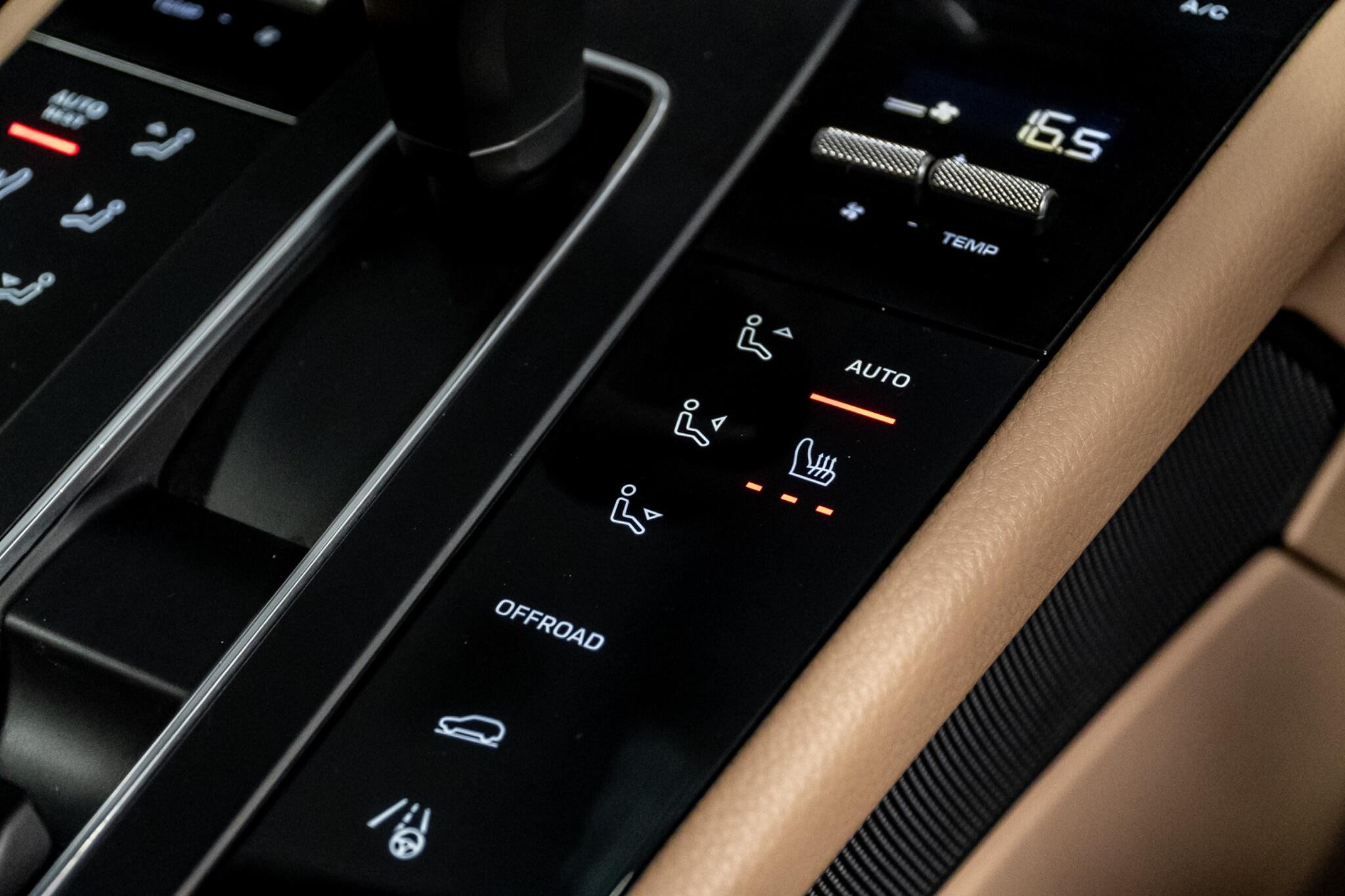 Porsche Macan view 39