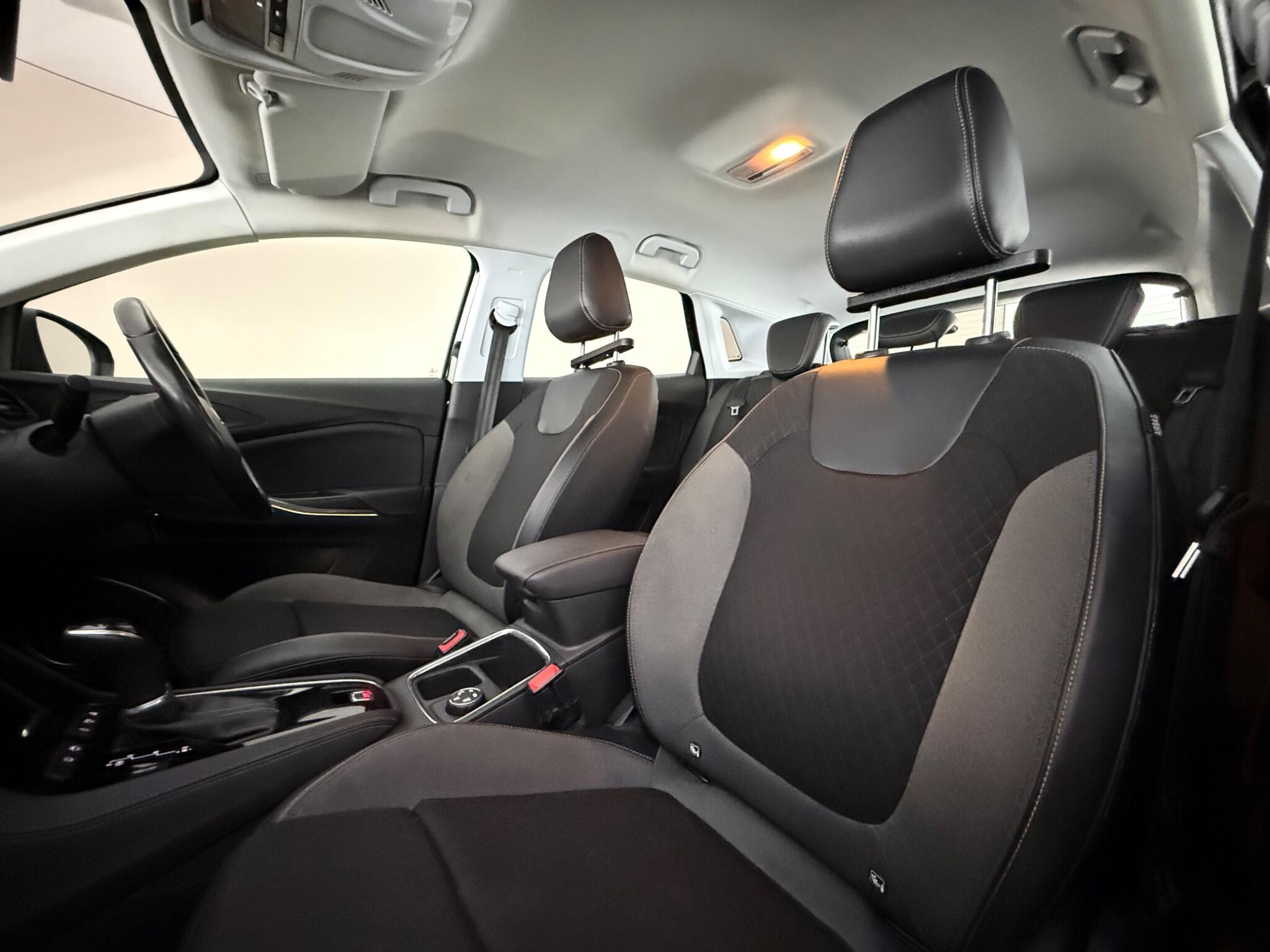 Vauxhall Grandland X view 32