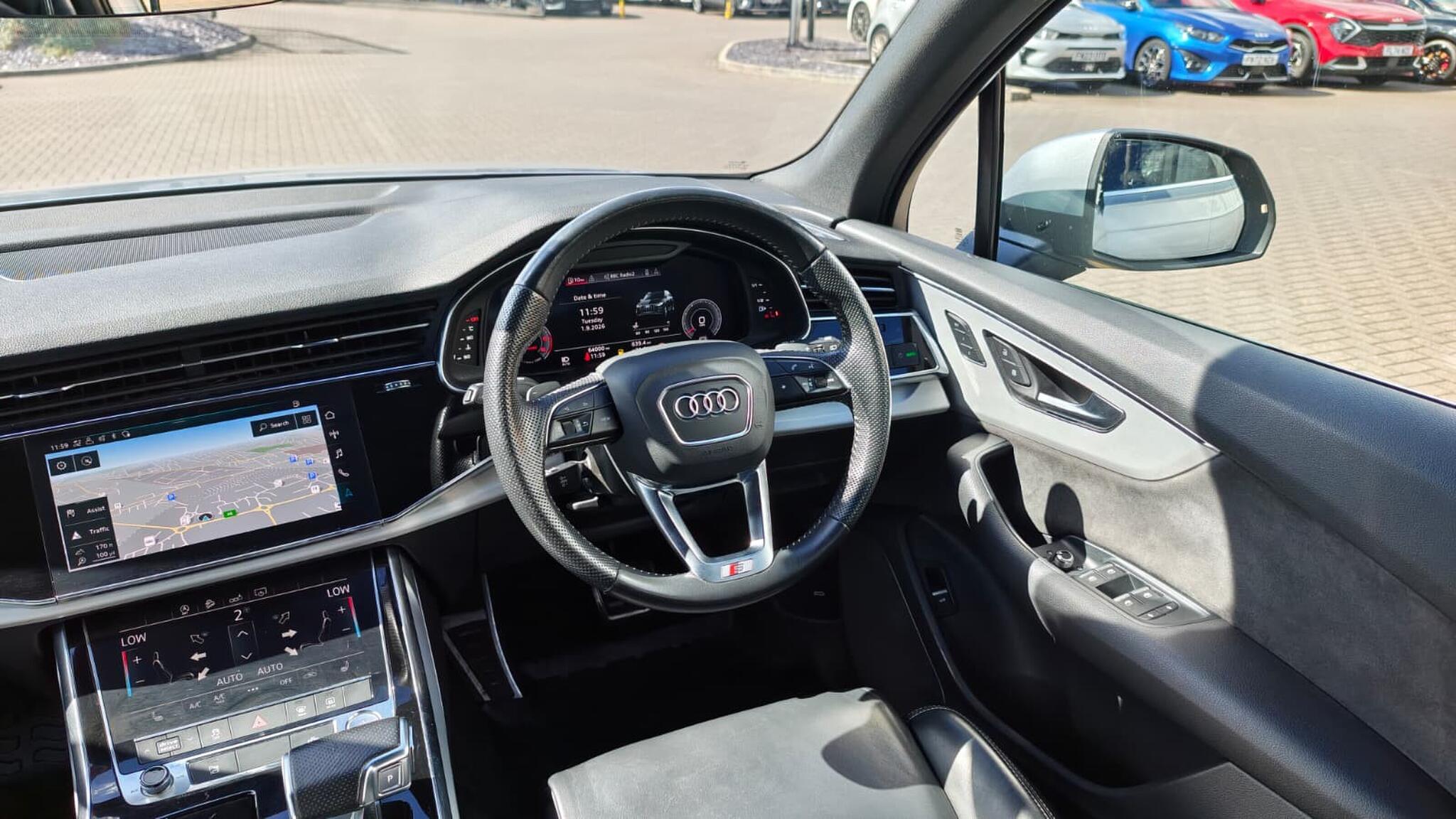 Audi Audi Q7 view 18