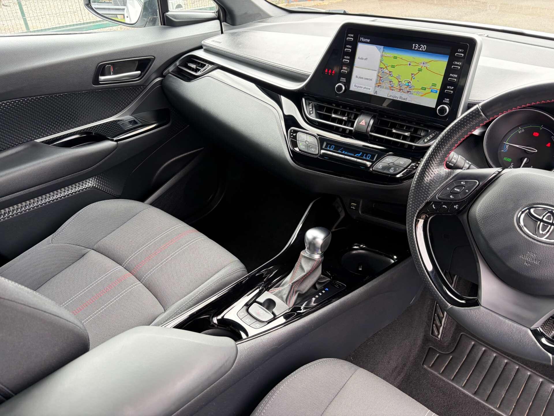 Toyota C-HR view 39