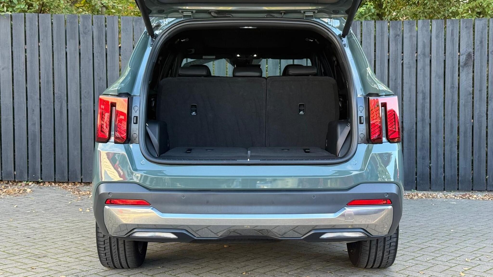 Kia Sorento view 8