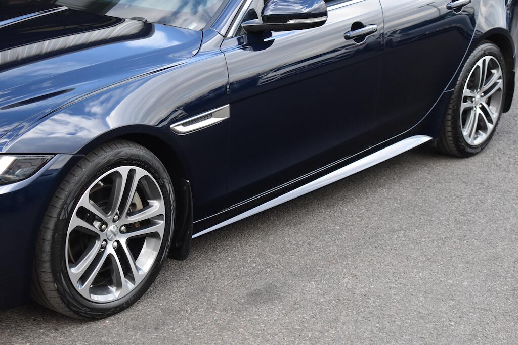 Jaguar Xe view 23