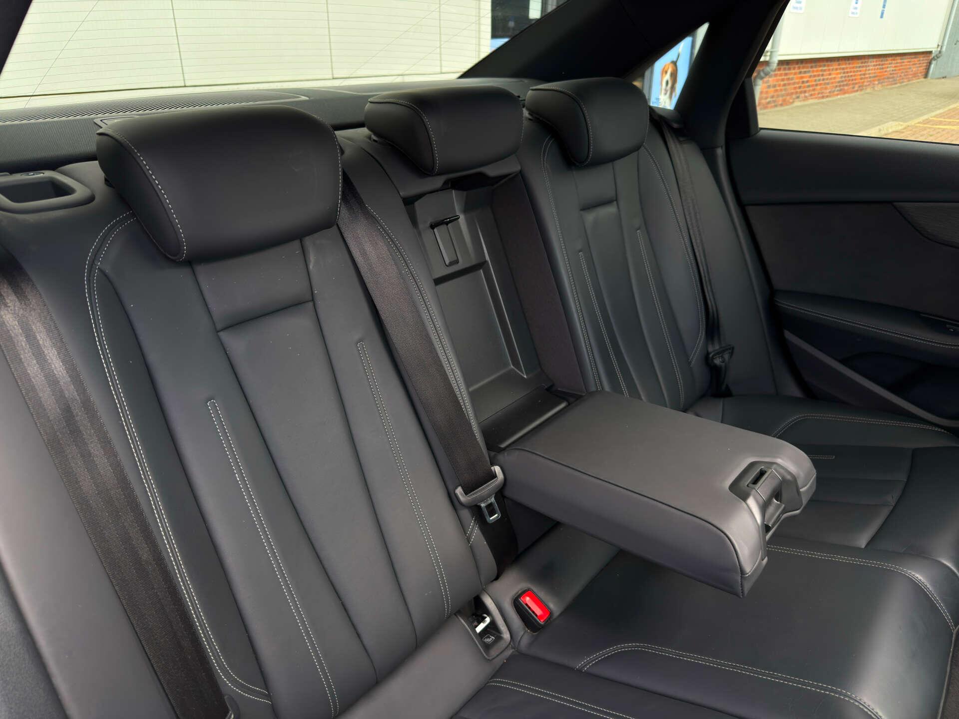 Audi A4 view 16