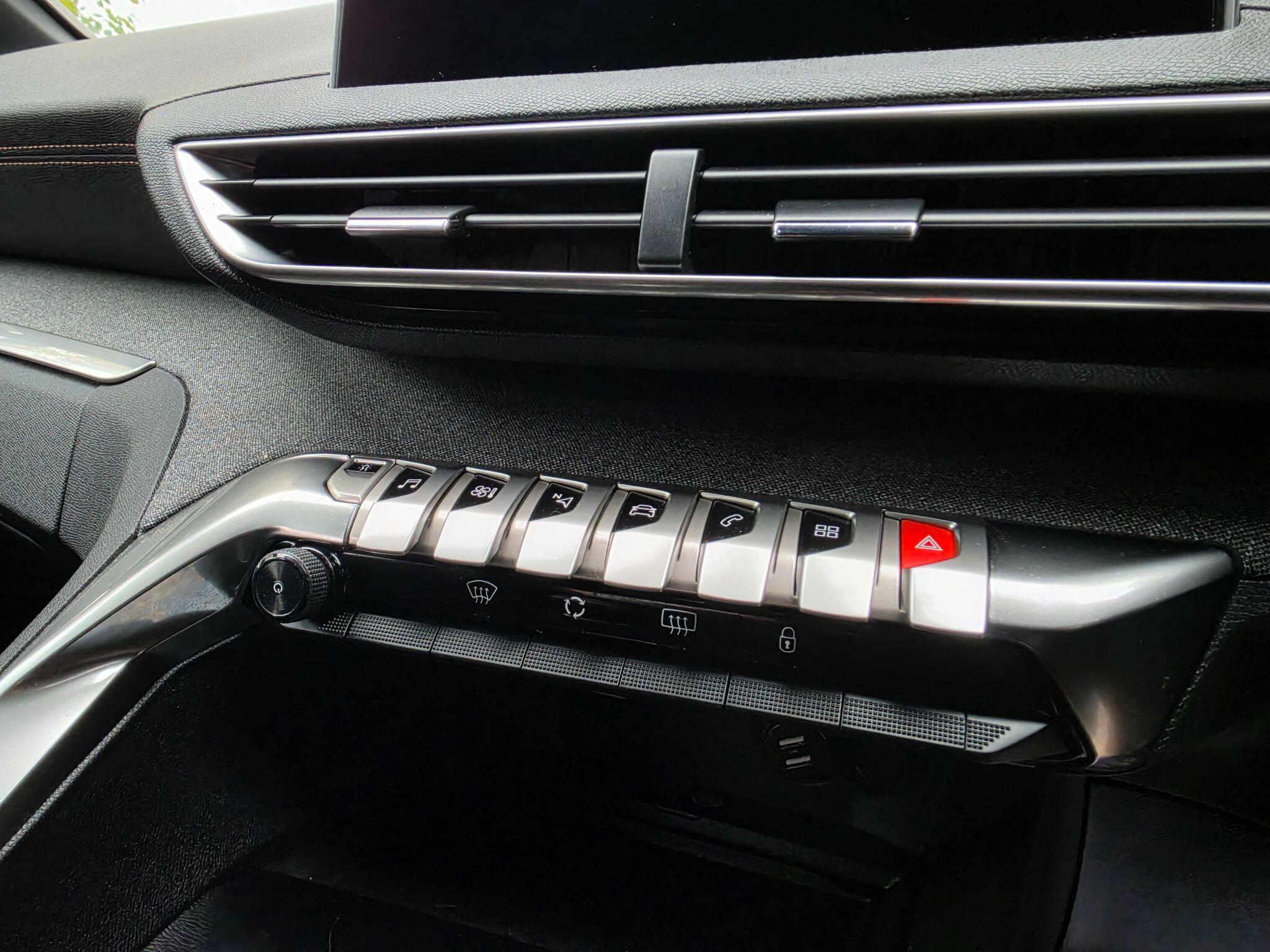 Peugeot 3008 view 22