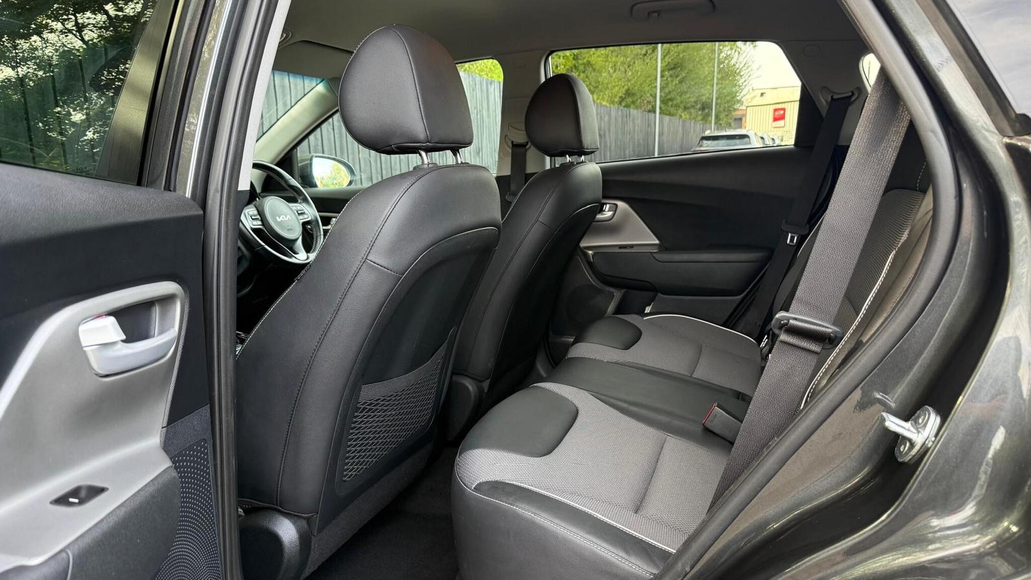 Kia Niro view 28