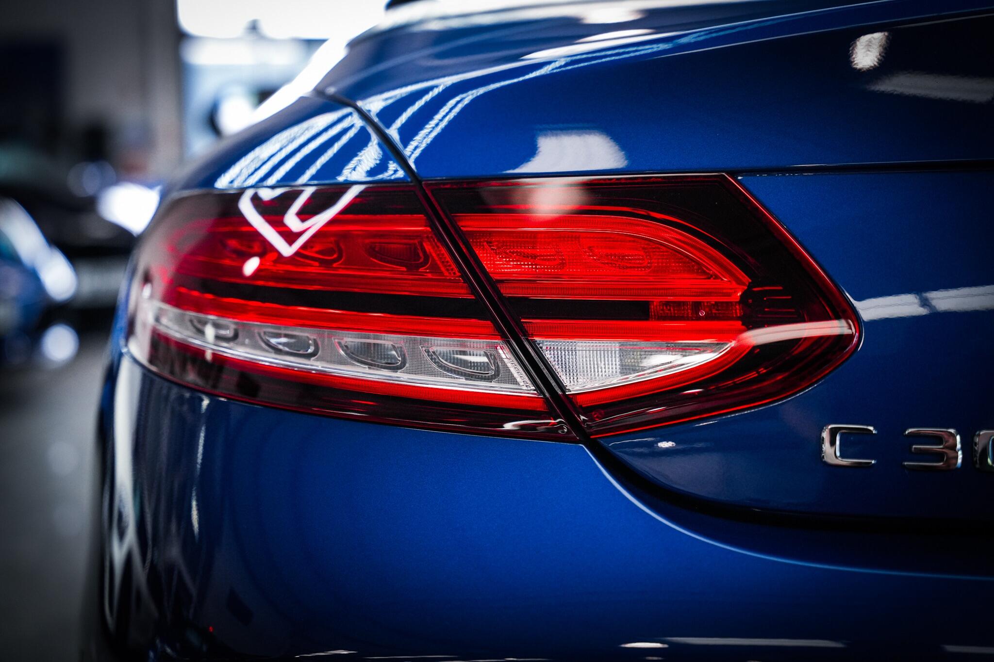 Mercedes-Benz C-Class view 36