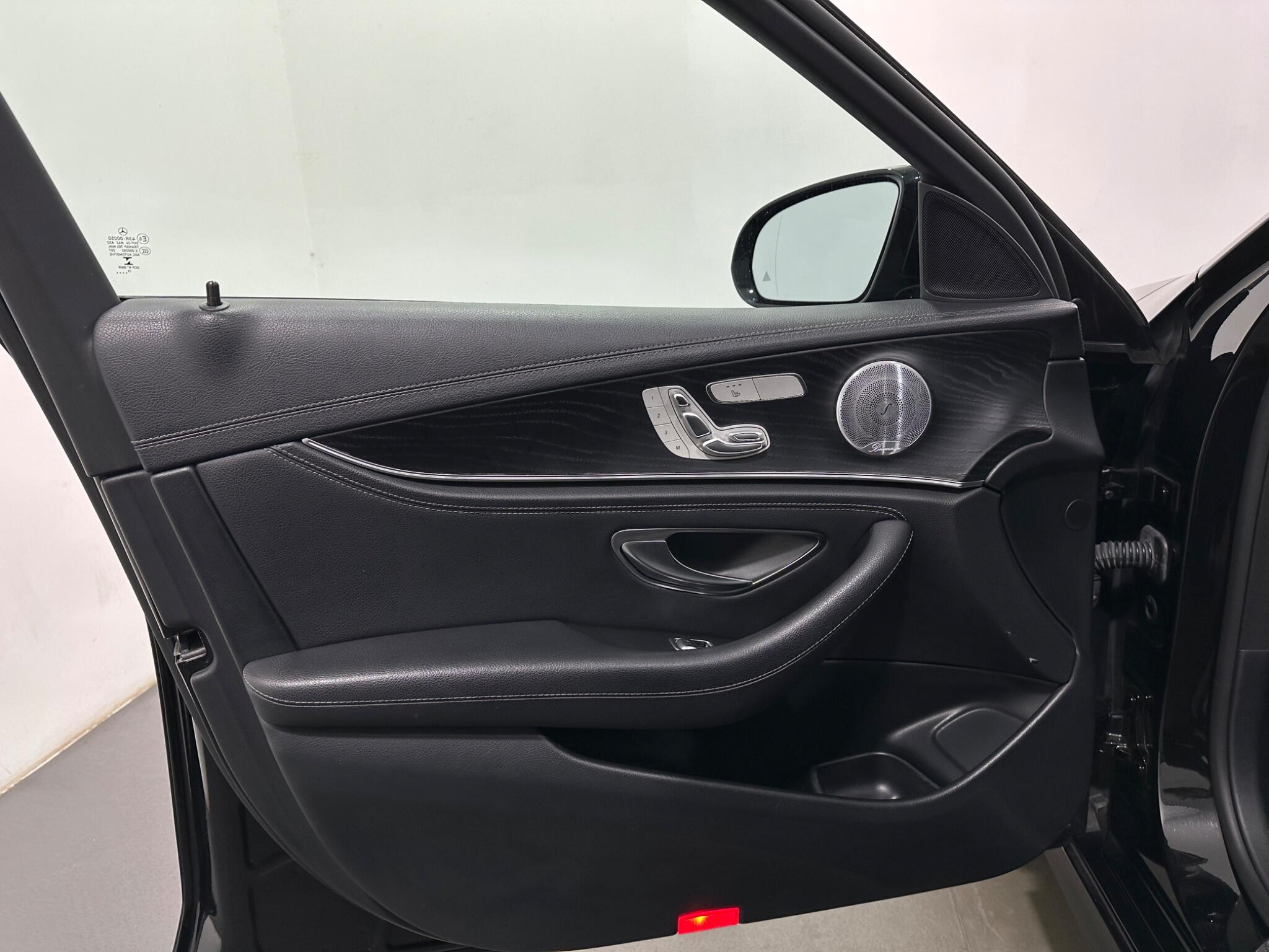 Mercedes-Benz E-Class view 36
