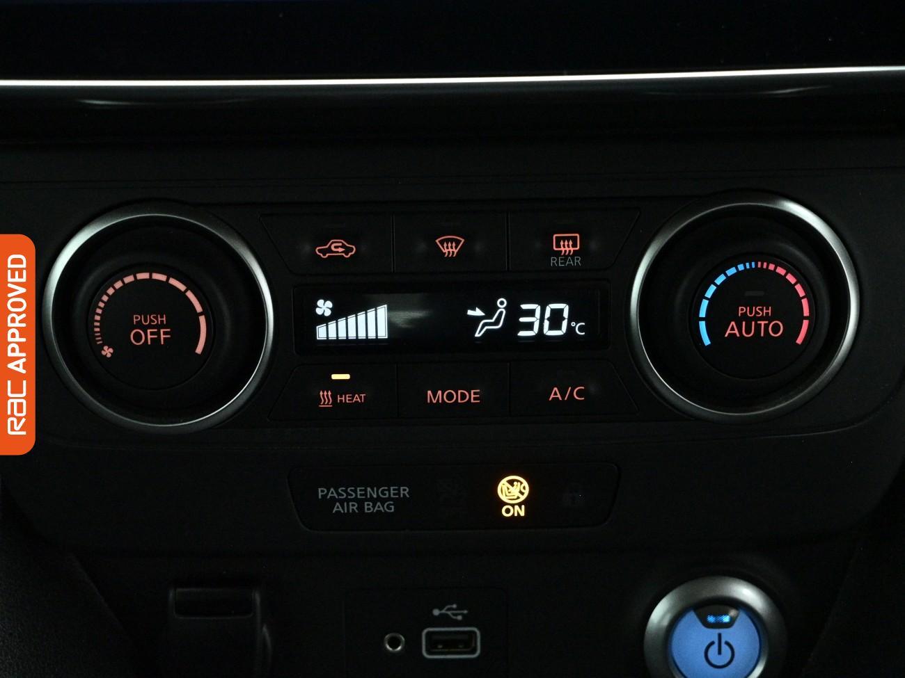 Nissan Leaf view 17