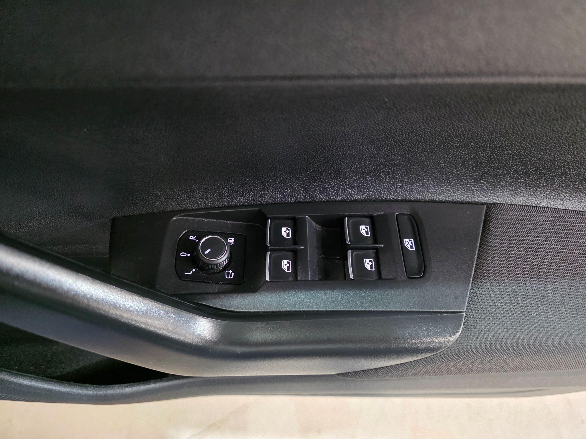 Volkswagen Taigo view 14