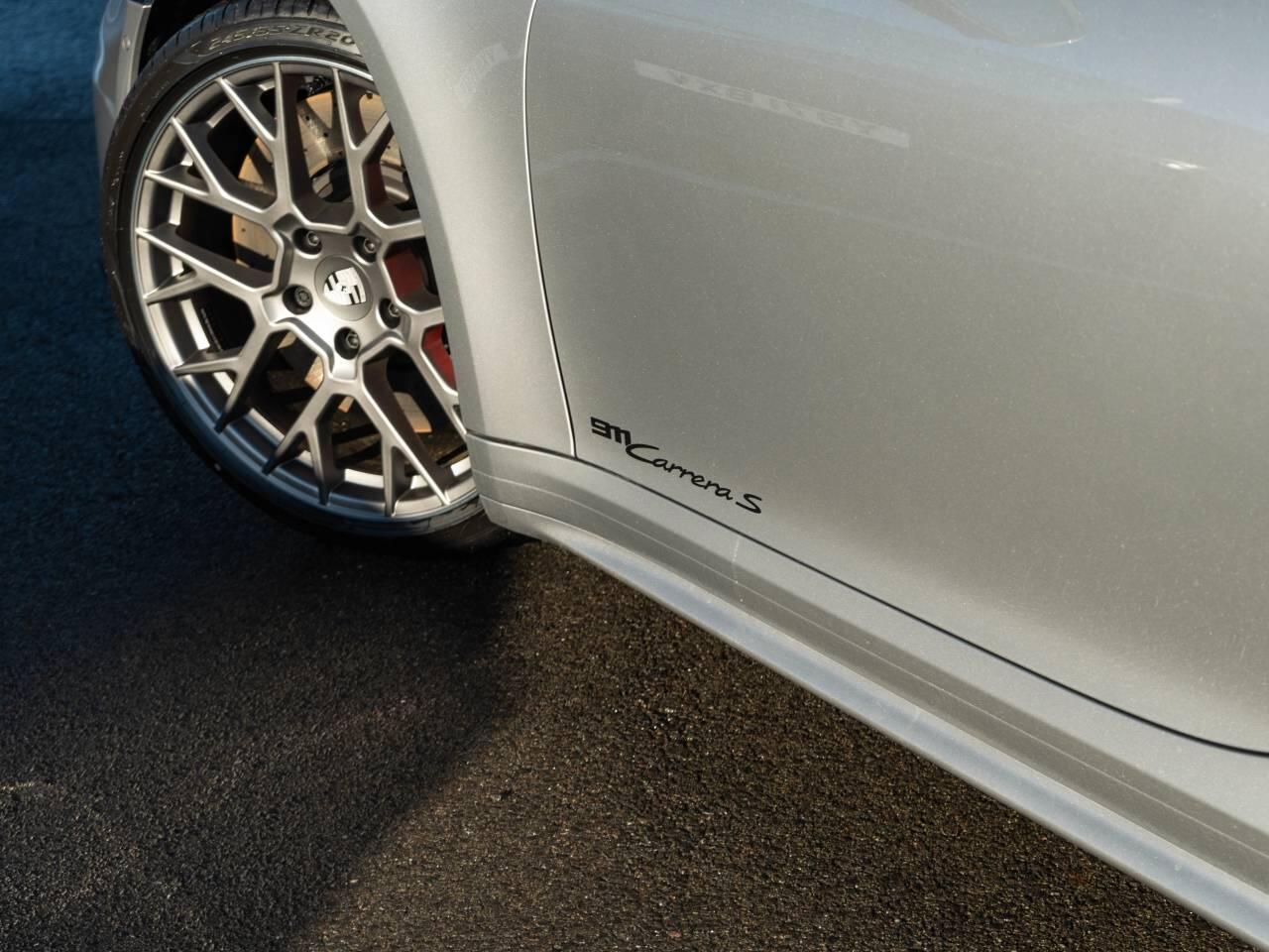 Porsche 911 view 43