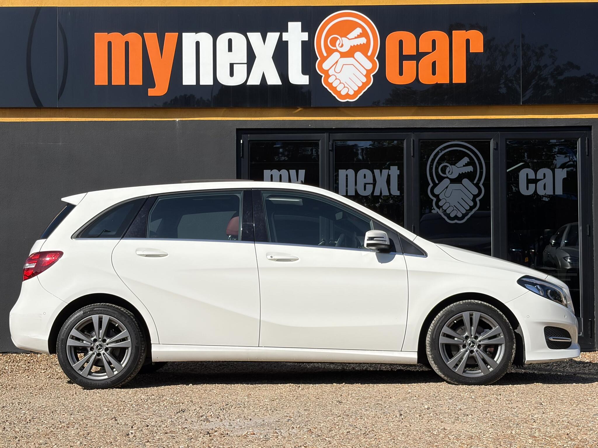 Mercedes-Benz B-Class view 14