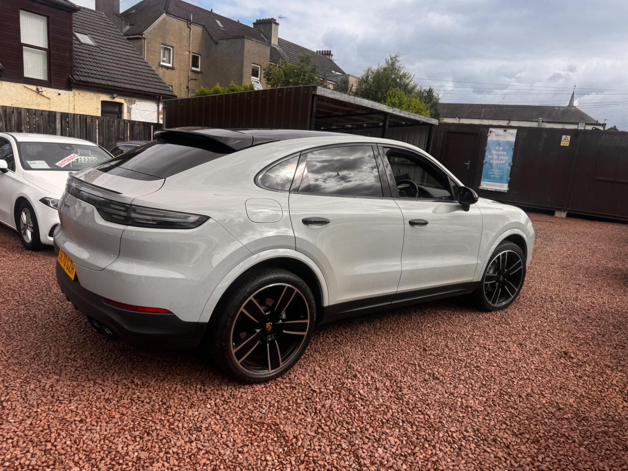 Porsche Cayenne view 14
