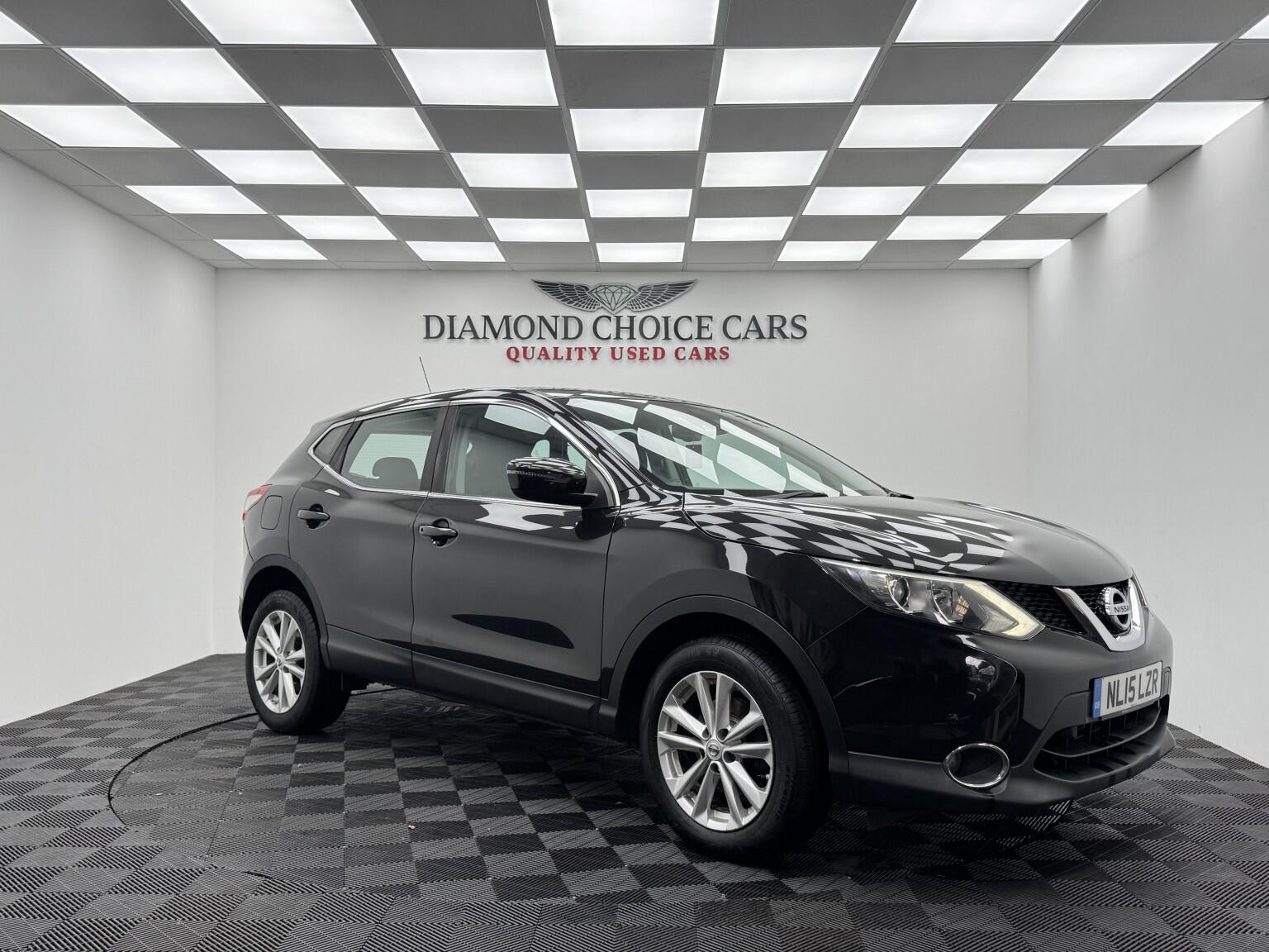 2015 Nissan Qashqai in Black for sale