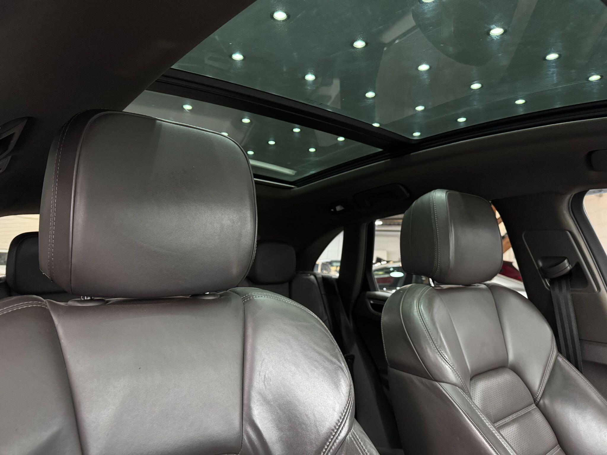 Porsche Macan view 28