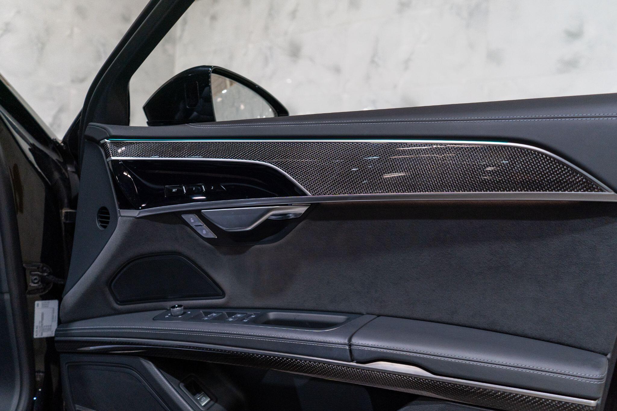 Audi S8 view 37