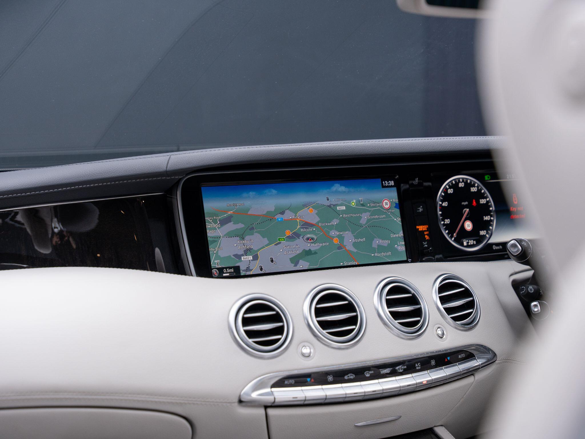 Mercedes-Benz S-Class view 39