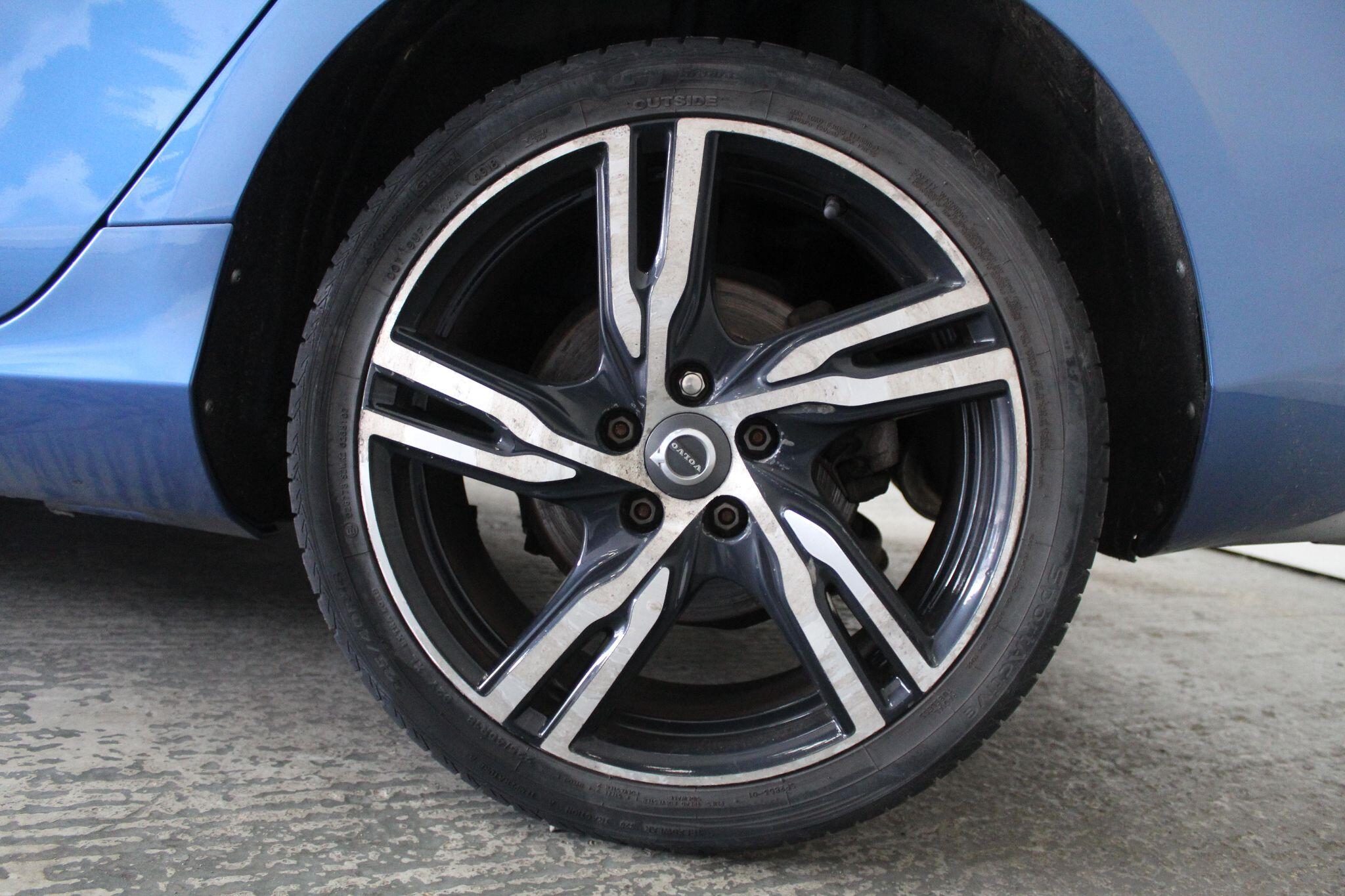 Volvo V40 view 56