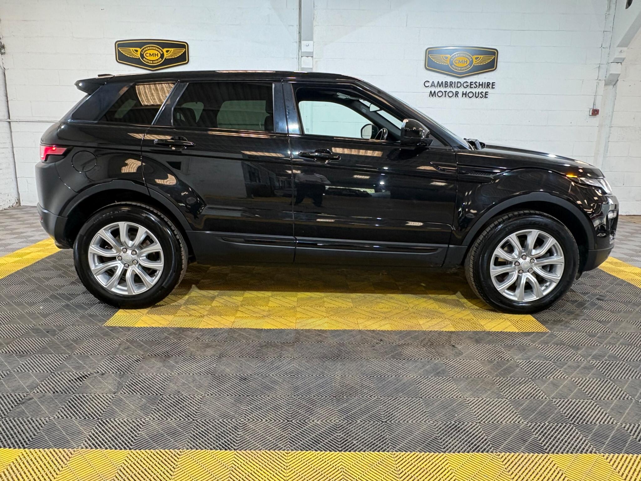 Land Rover Range Rover Evoque view 29