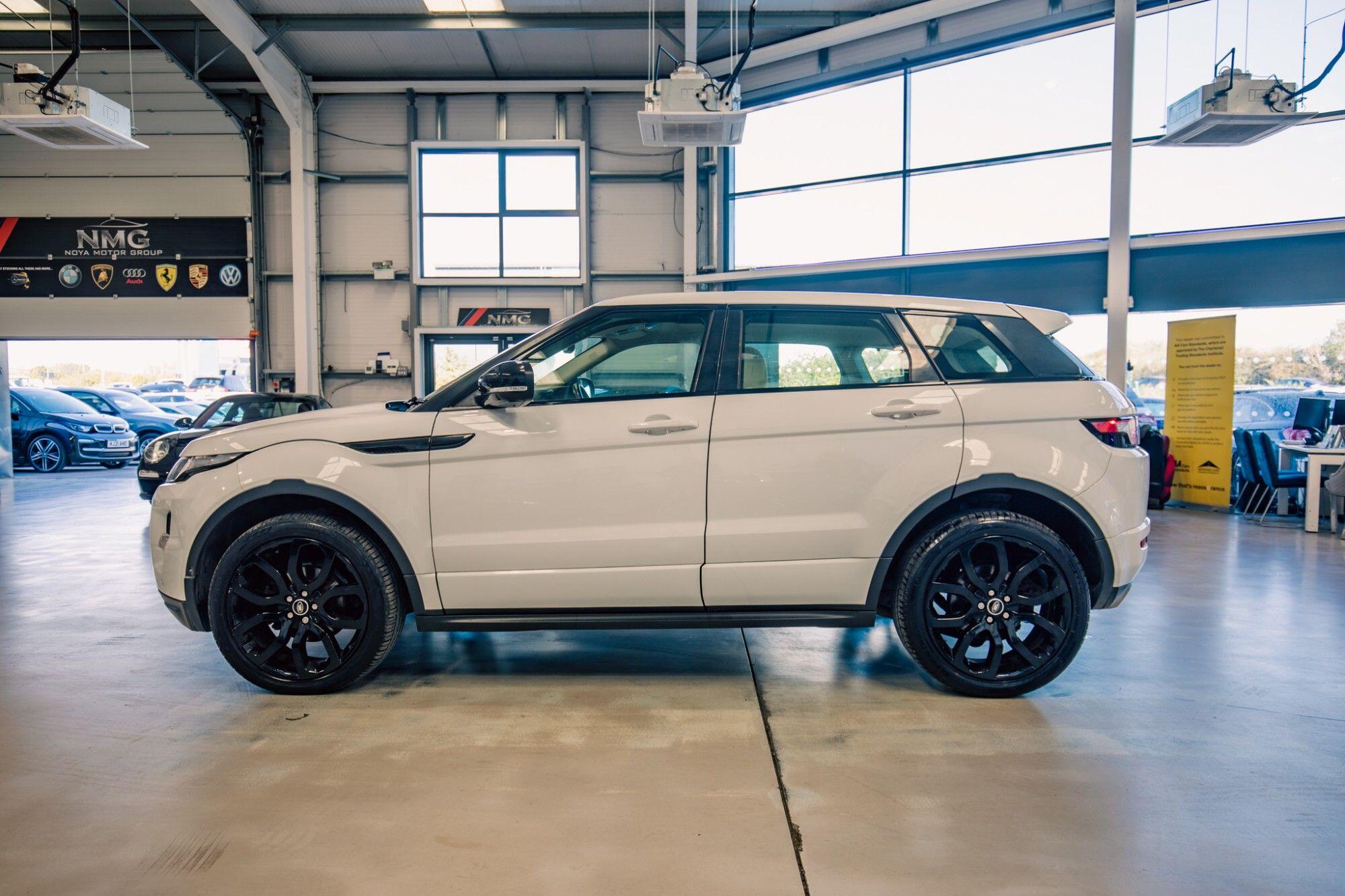 Land Rover Range Rover Evoque view 24