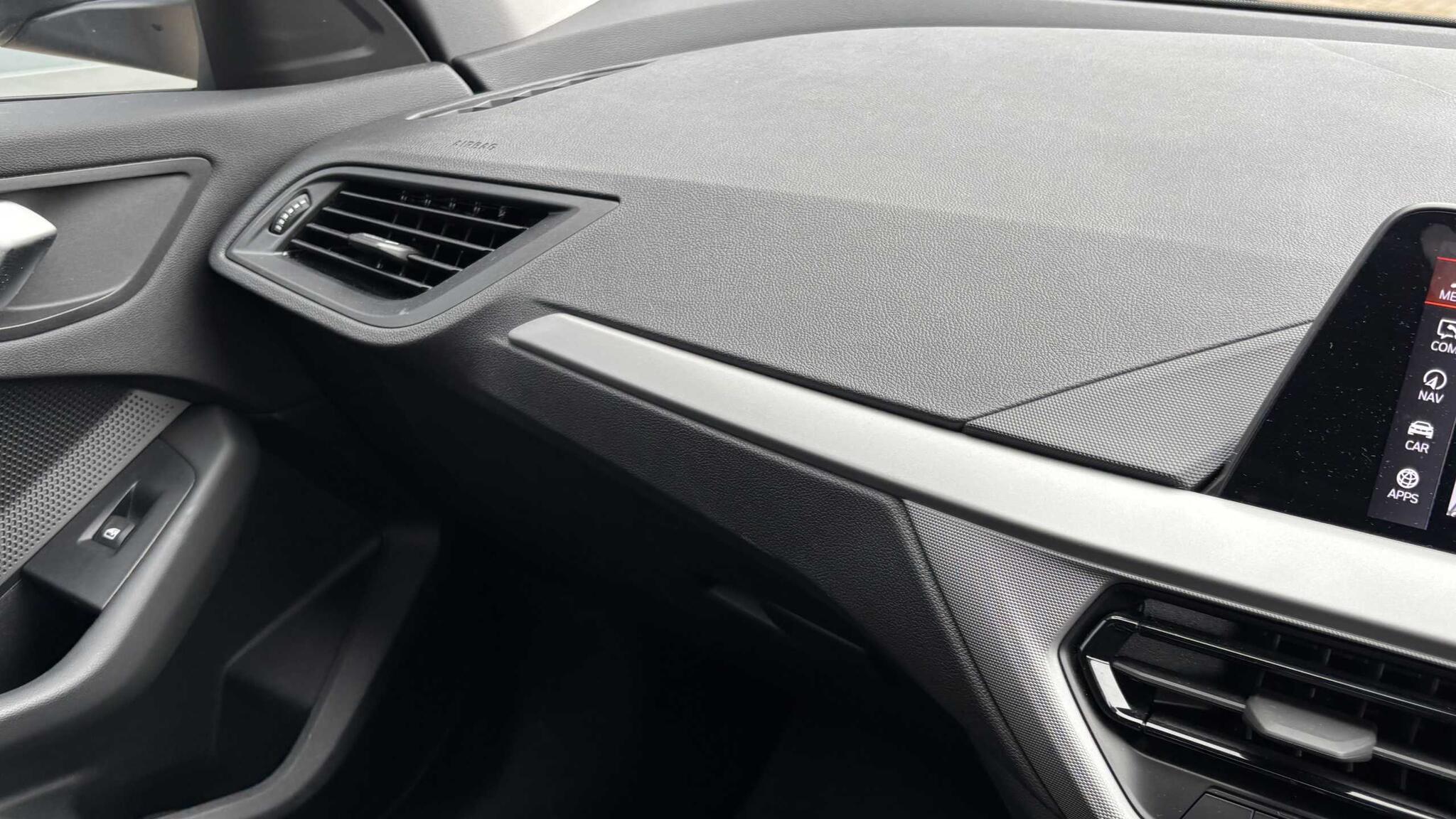 BMW 1 Series view 21