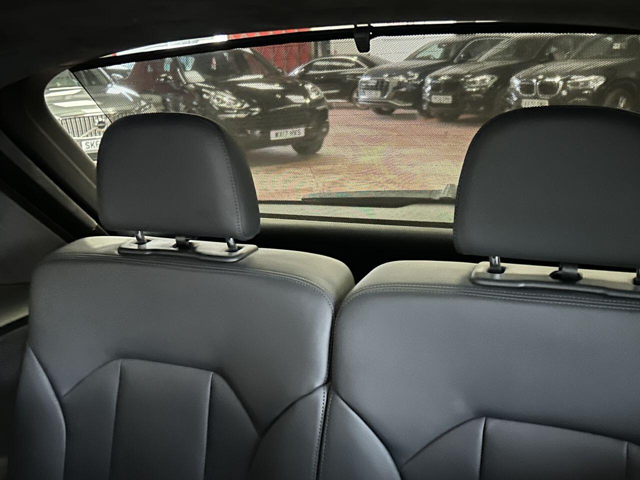 Audi Q7 view 32