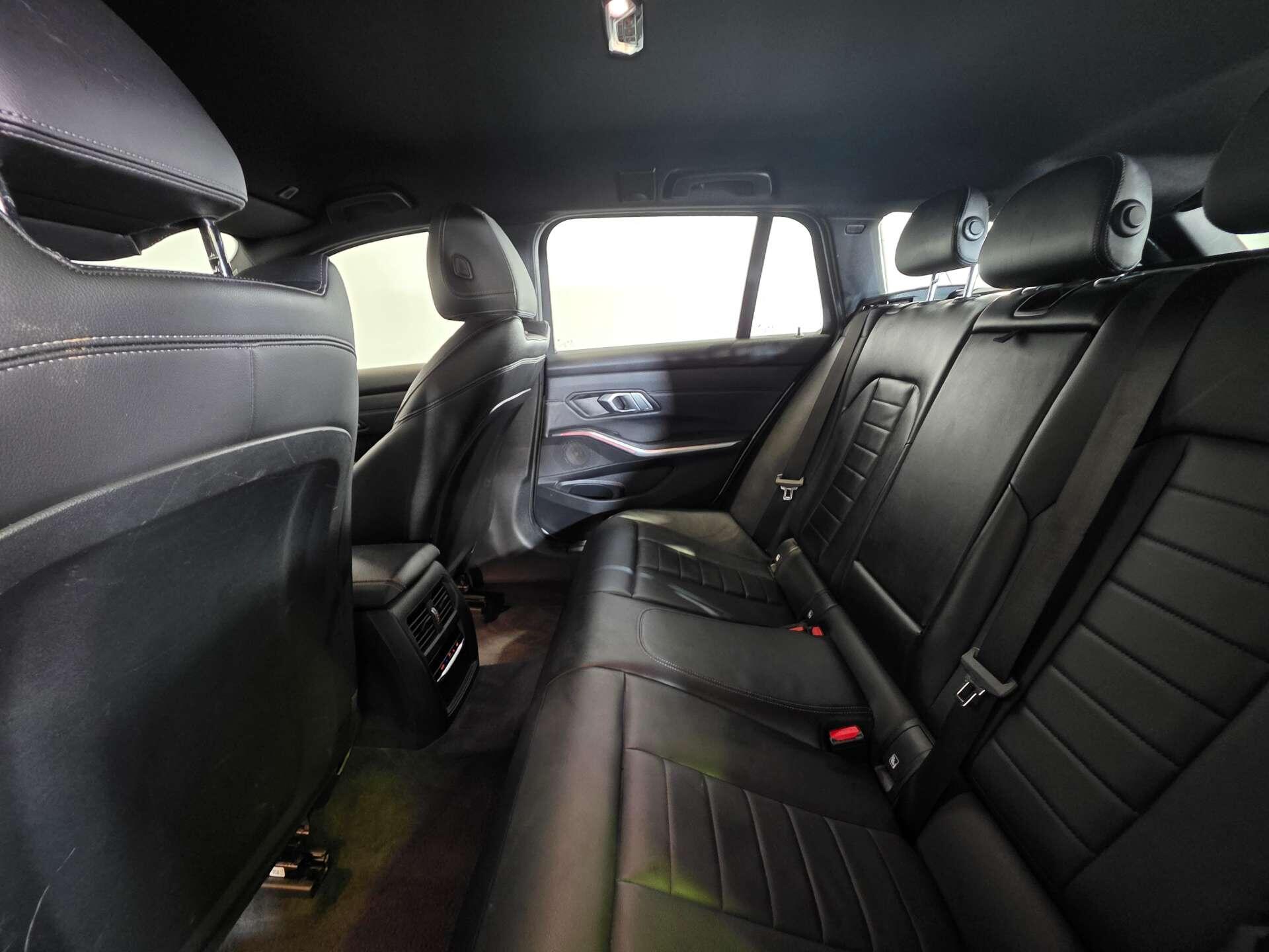 BMW 3 Series view 52