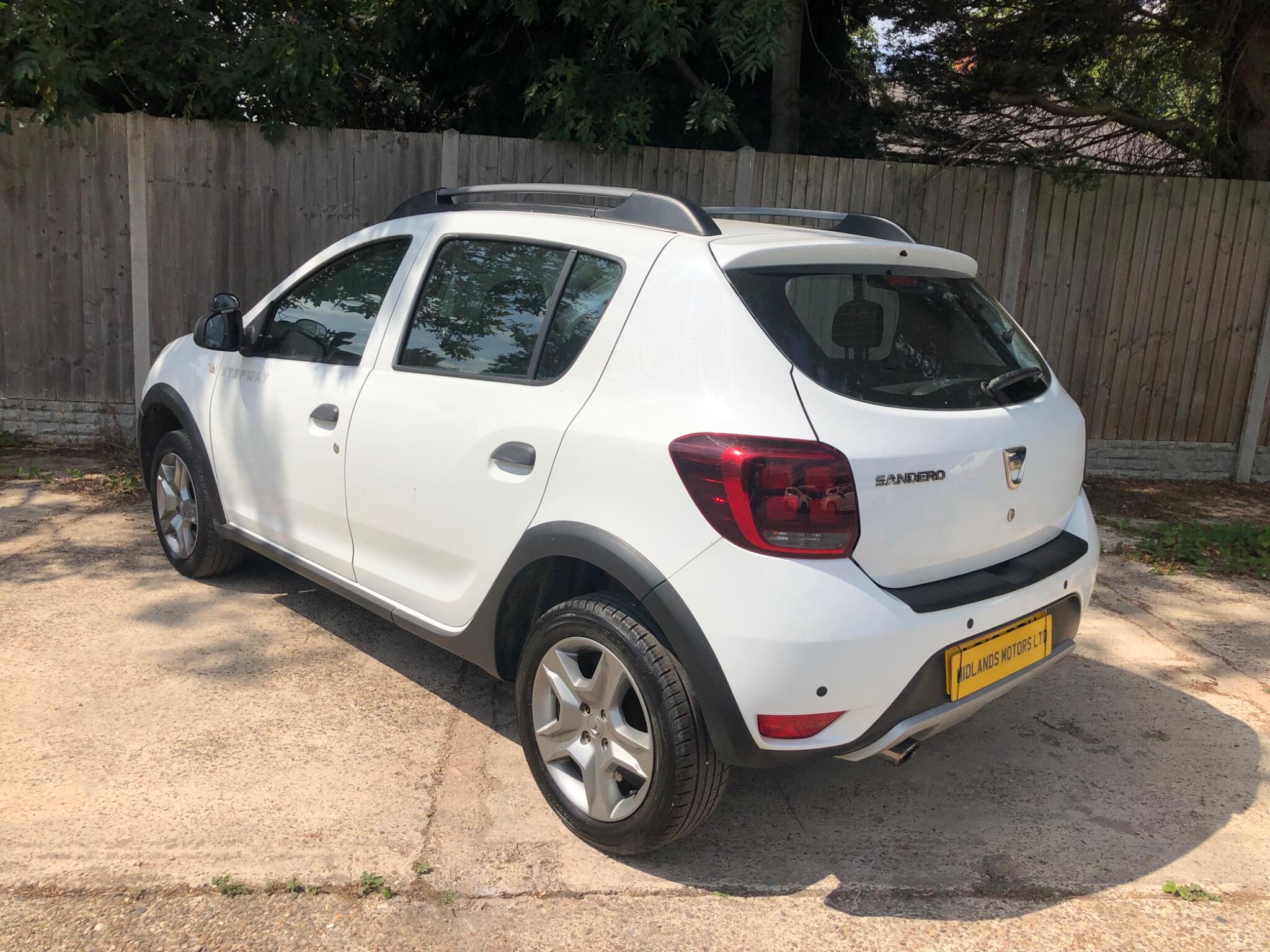 Dacia Sandero Stepway view 8