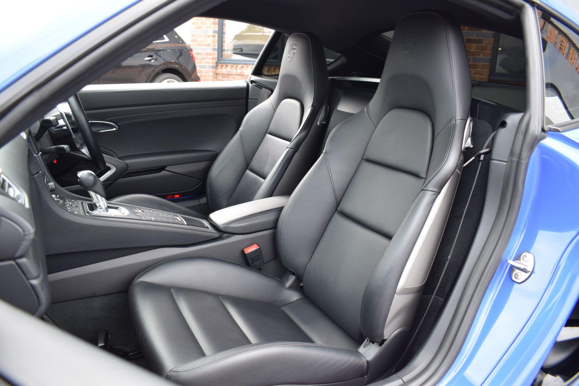 Porsche Cayman view 28