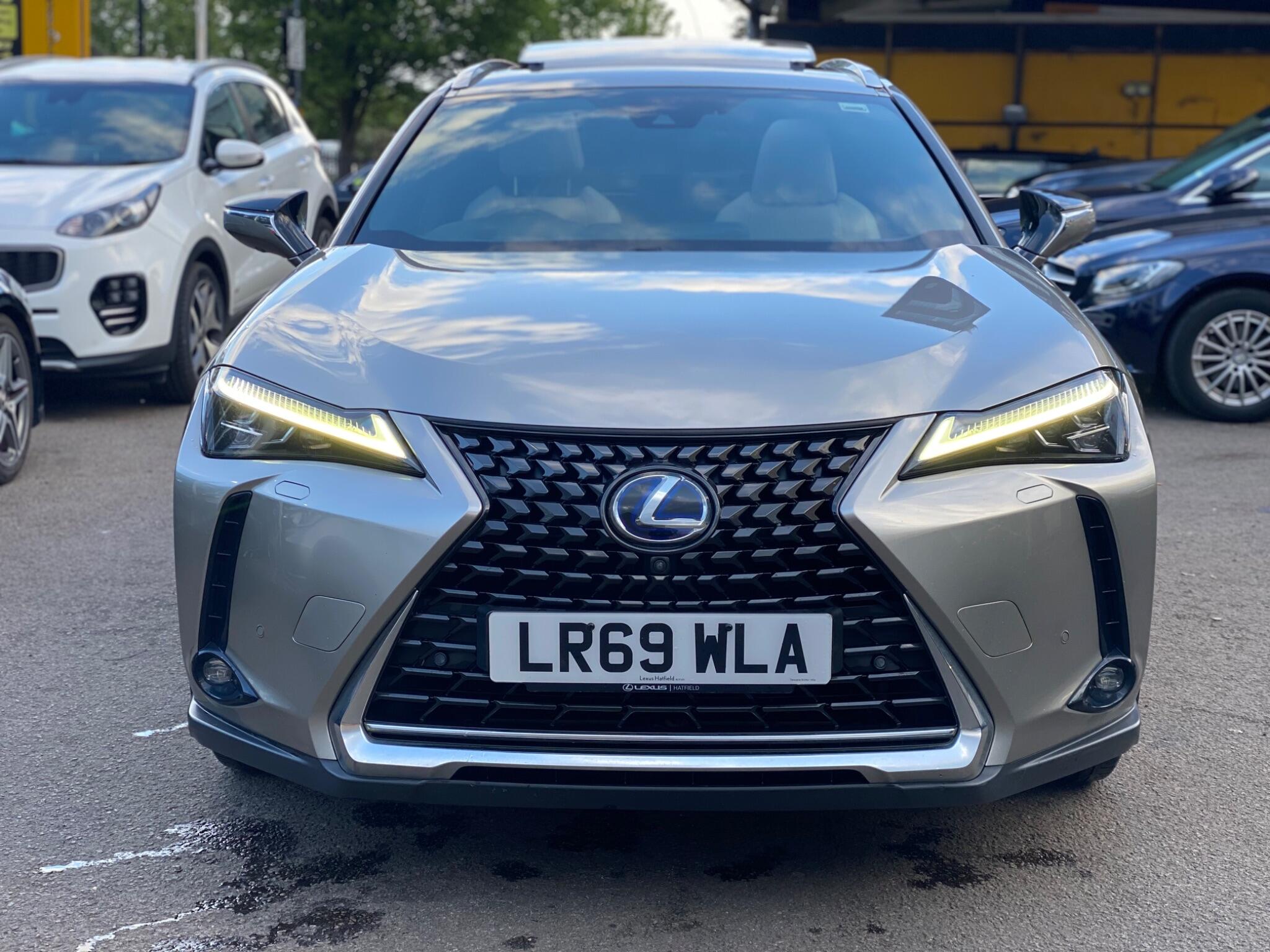 Lexus Ux view 3