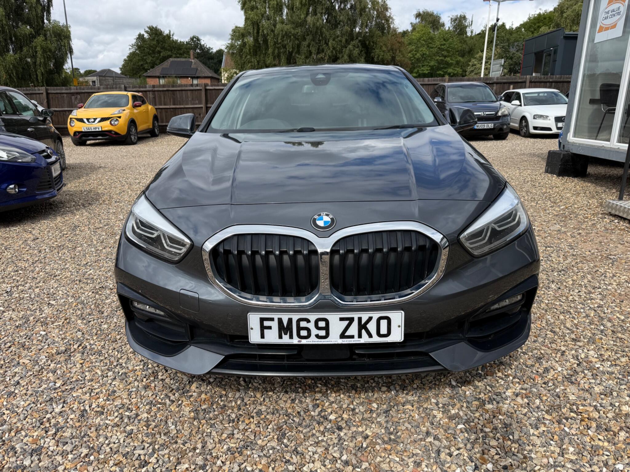 BMW 1 Series view 8