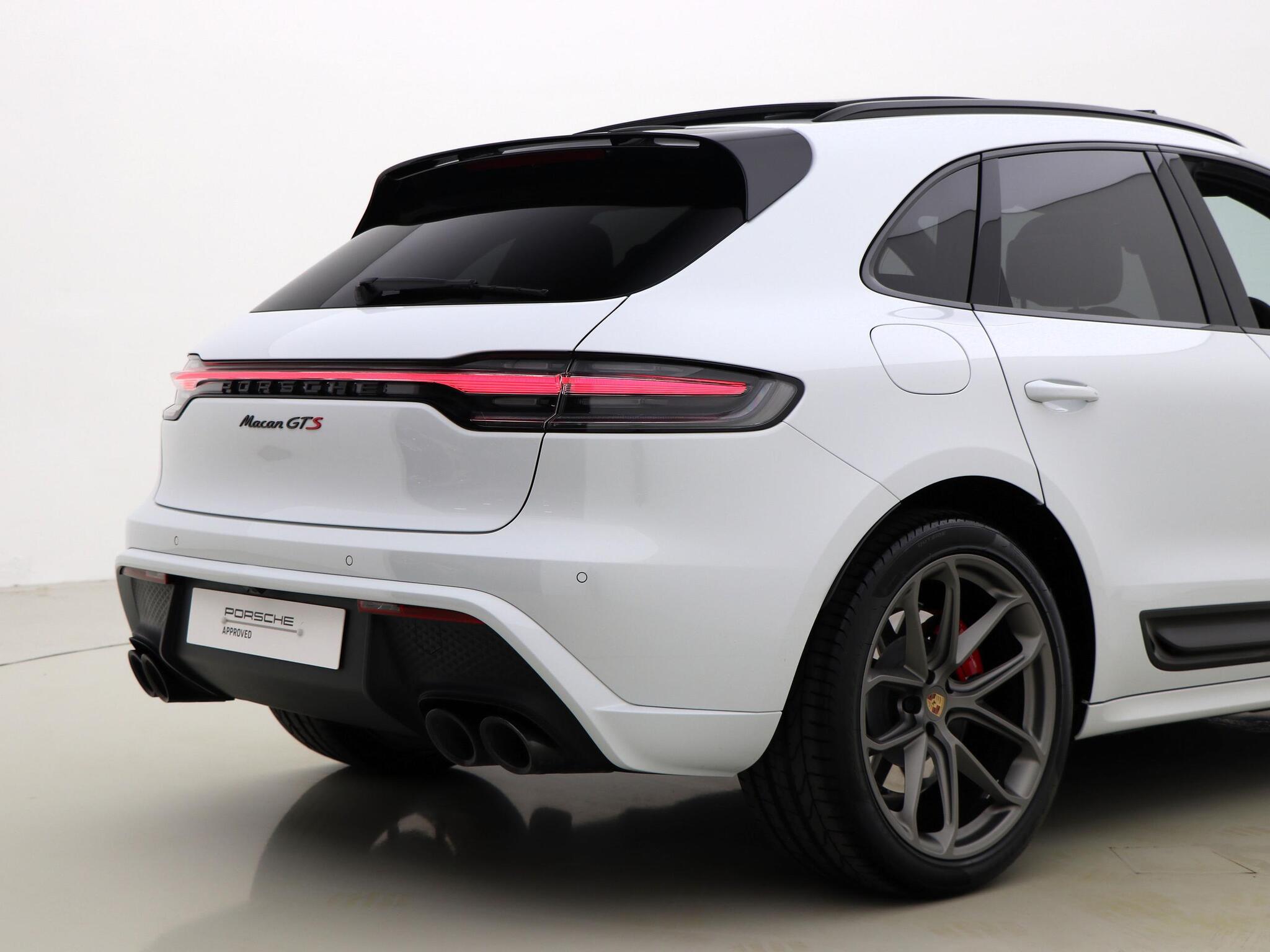 Porsche Macan view 25