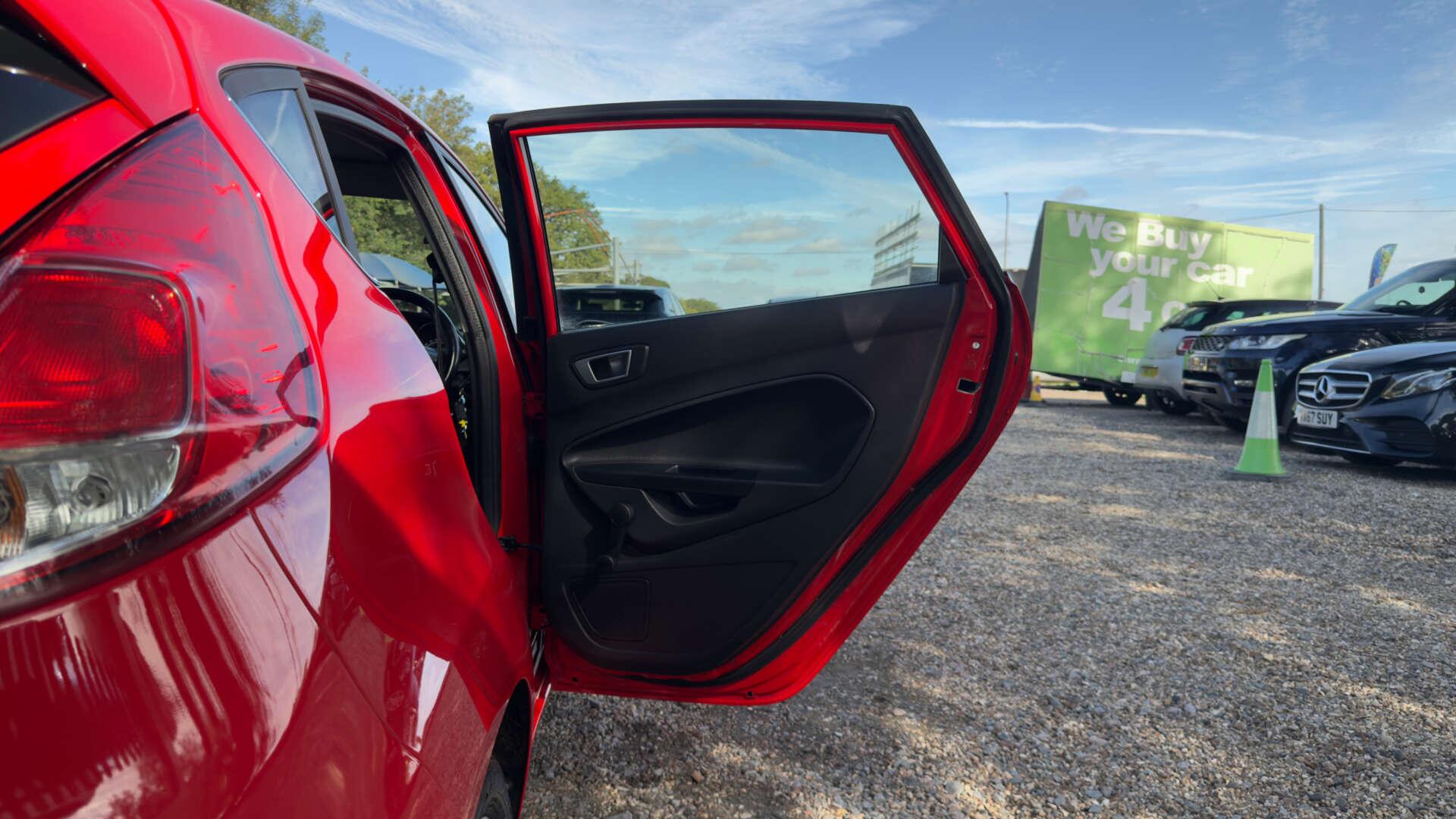 Ford Fiesta view 35